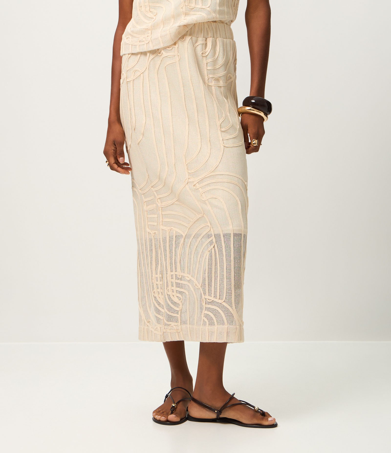 Saia New Midi em Renda com Textura Crochetada Bege Claro 4