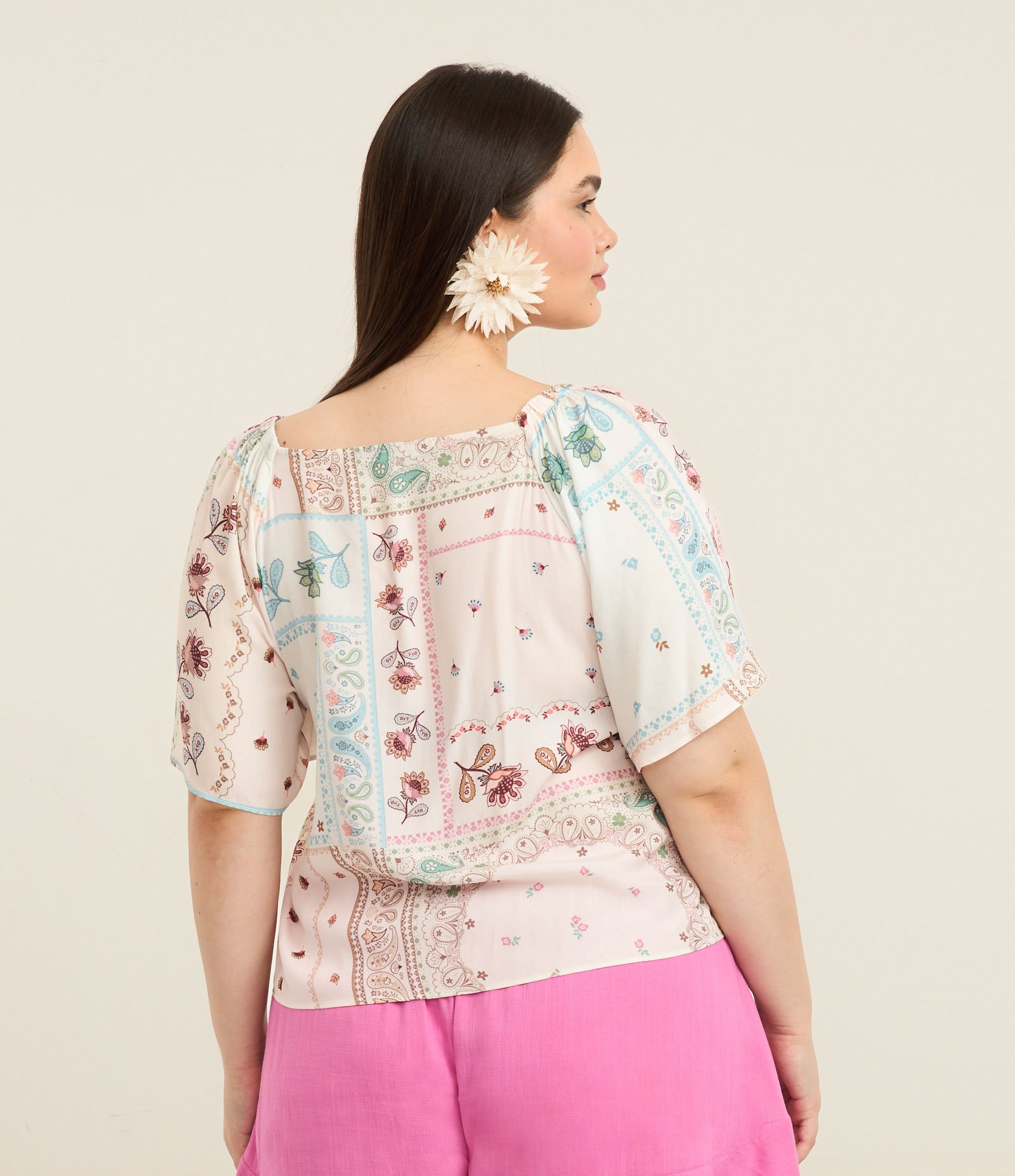 Blusa em Chalis com Estampa Paisley e Manga Sino Curve & Plus Size Multicores 3