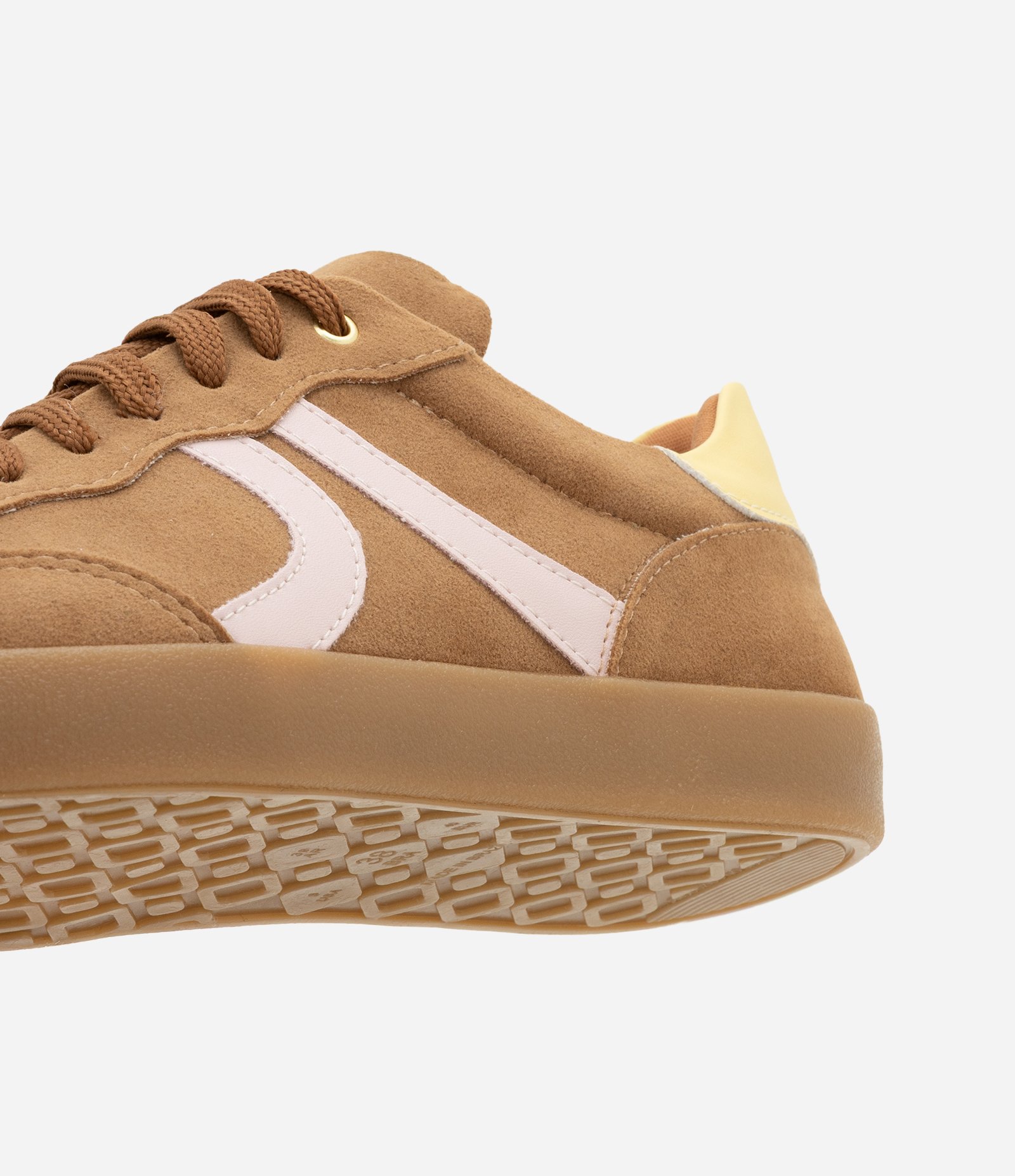 Tênis Chuteira com Efeito Camurça Marrom 3