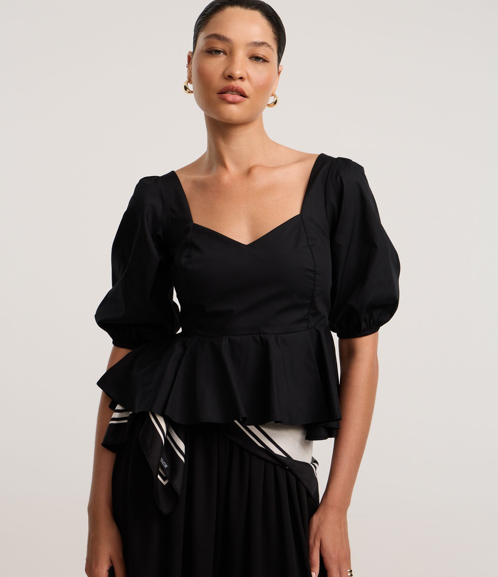 Blusa Peplum em Tricoline com Lastex nas Costas Preto 1