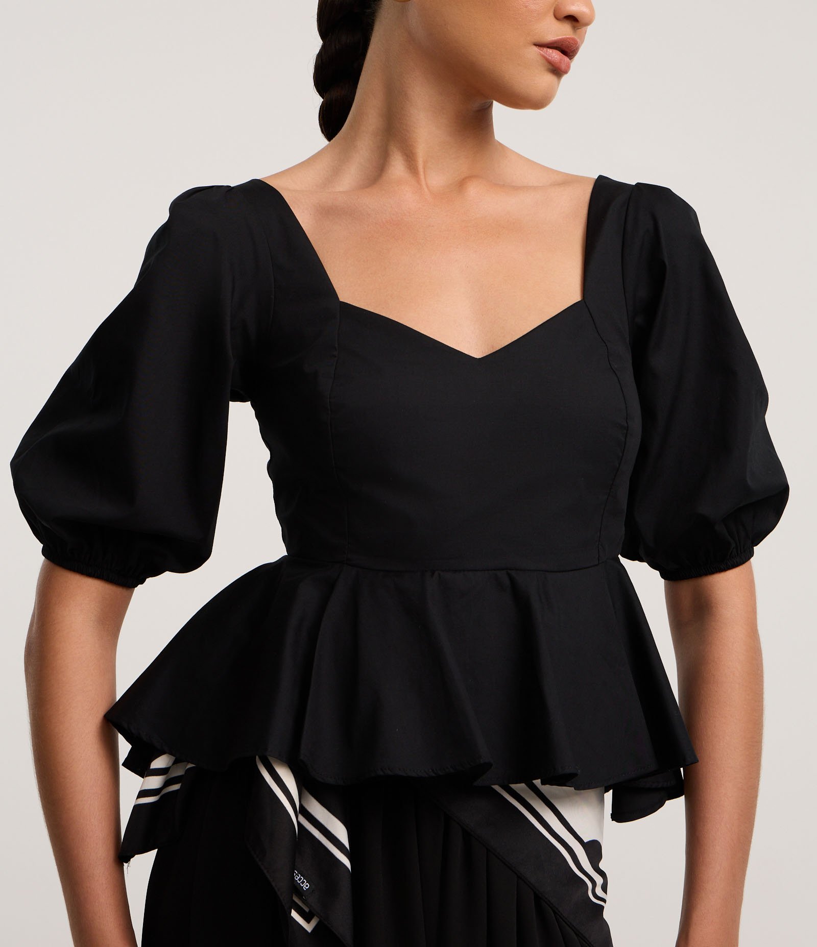 Blusa Peplum em Tricoline com Lastex nas Costas Preto 4