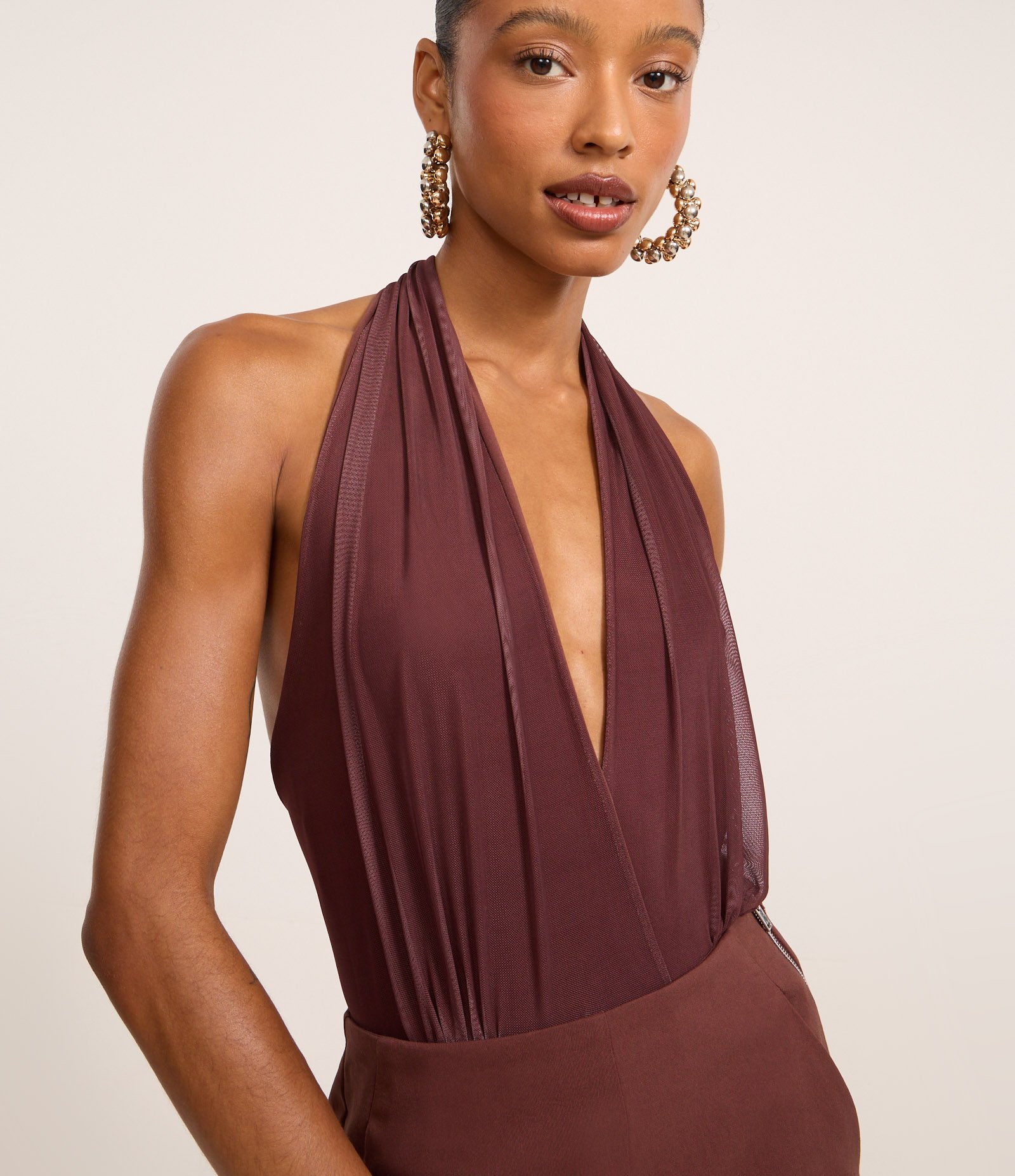 Body em Tule Frente Única com Costas Diferenciadas Marrom 3