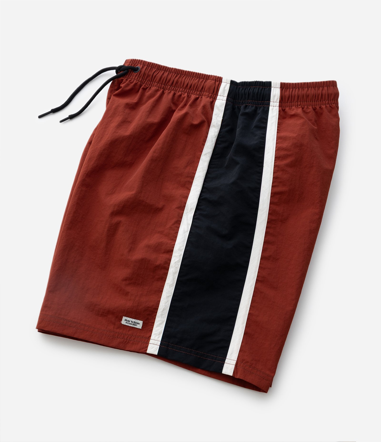 Bermuda Tecnológico Liso com Listras Contrastantes na Lateral Marrom 11