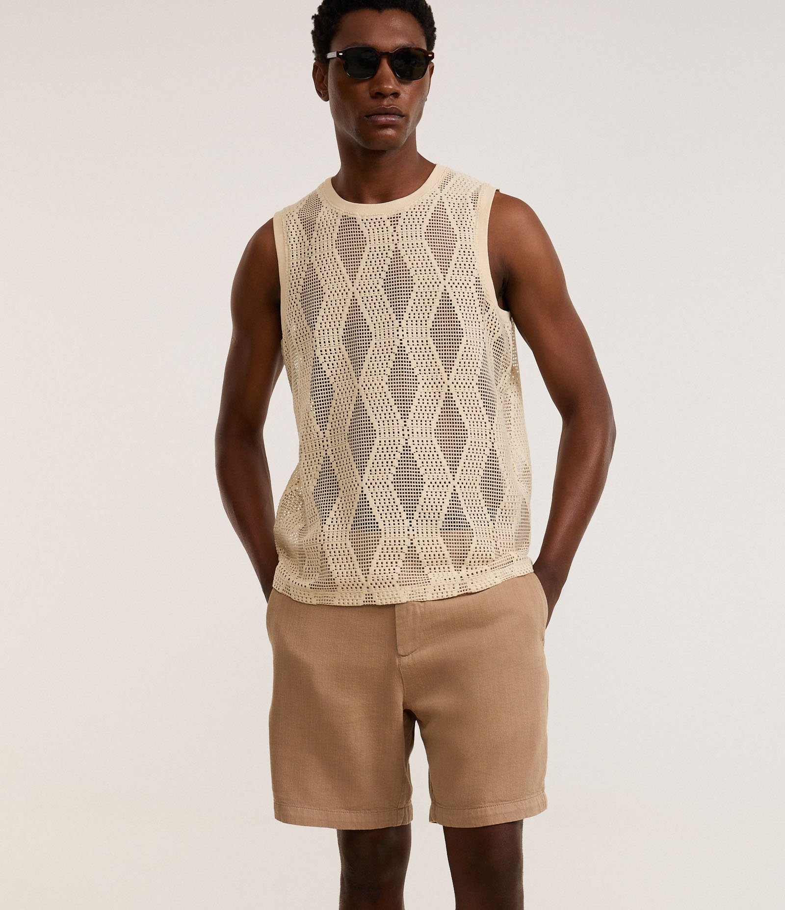 Bermuda de Alfaiataria em Viscolinho com Bolsos Cinza 4