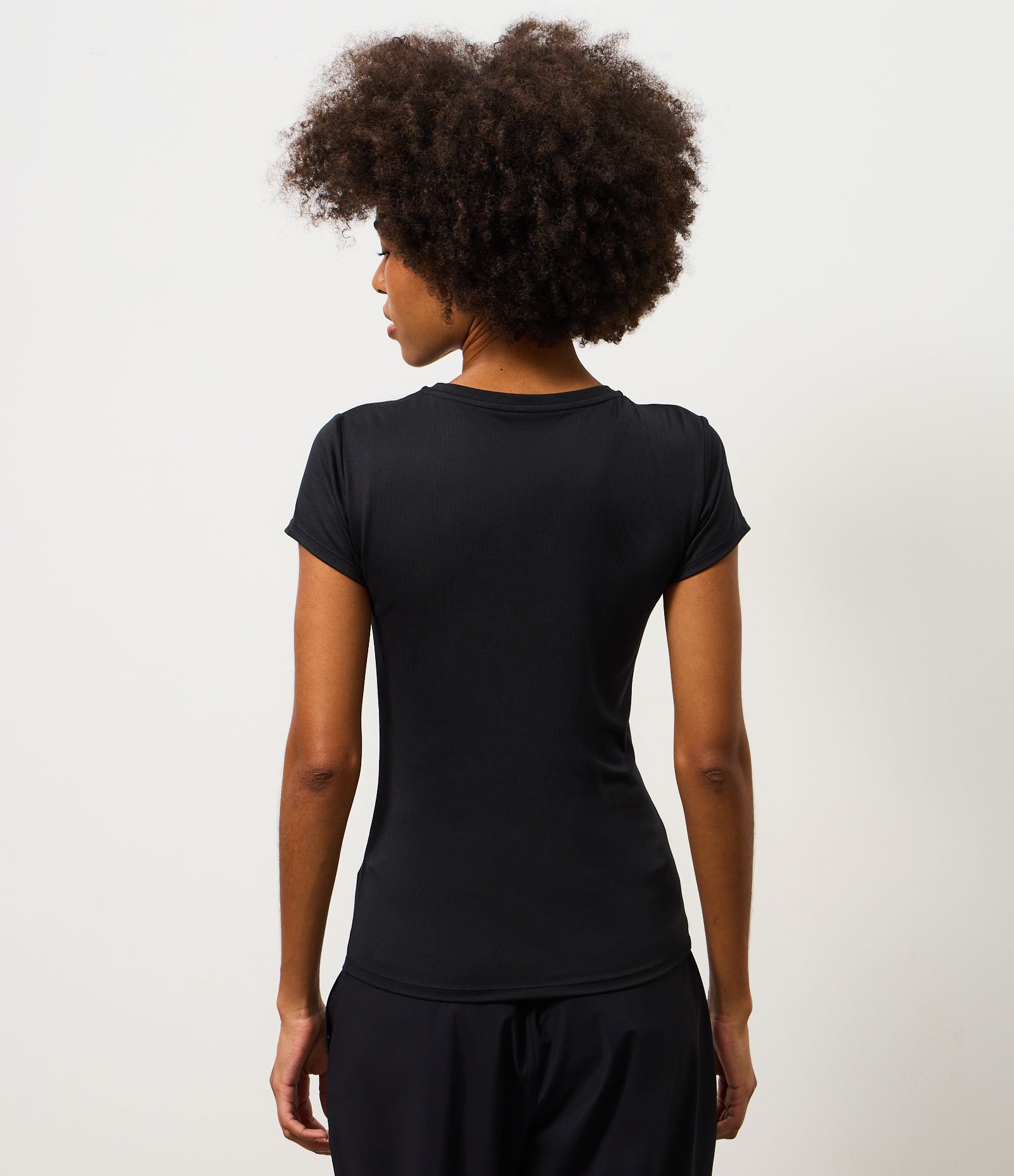 Camiseta Esportiva em Microfibra com Toque Suave Preto 4