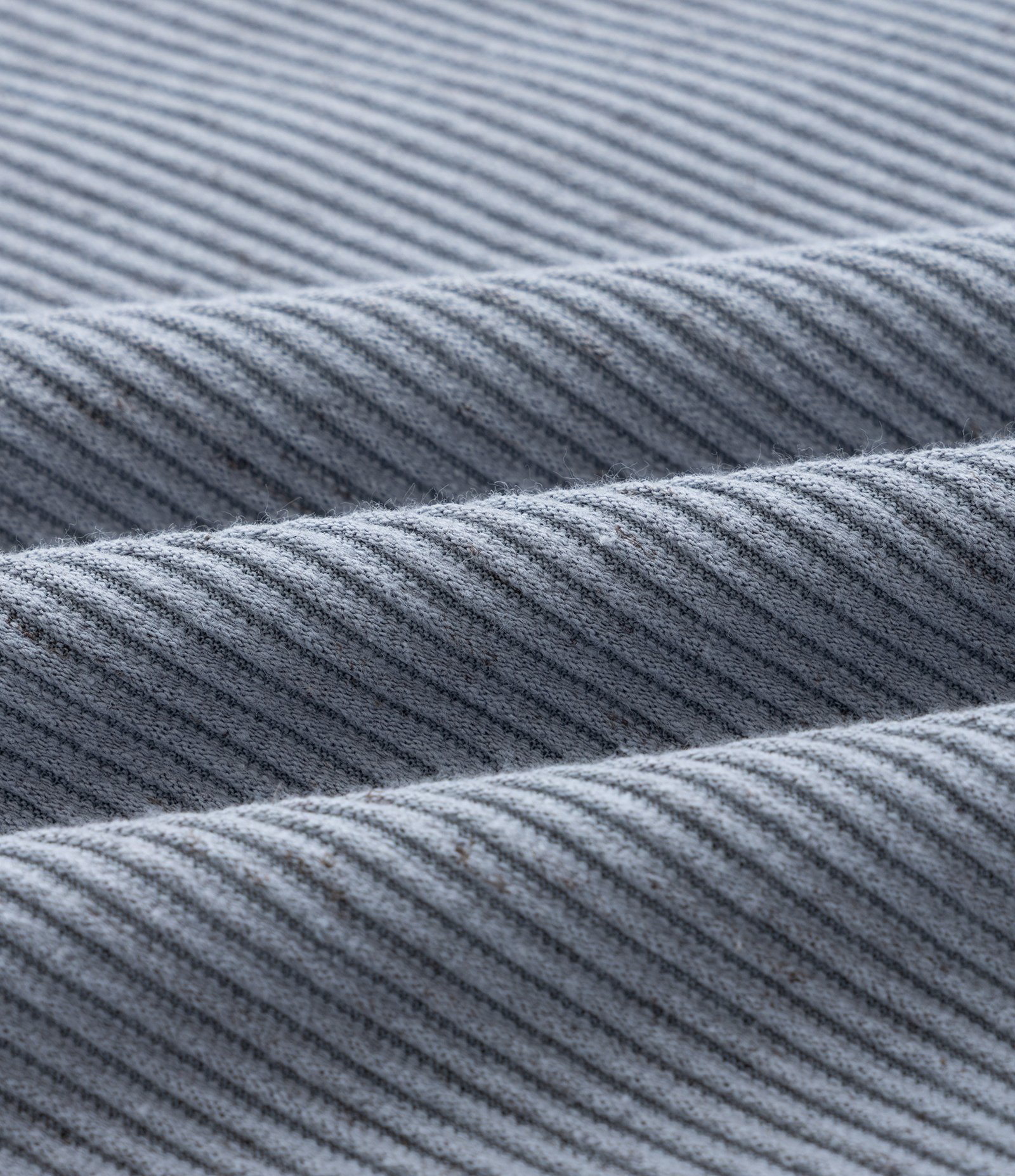 Camiseta Regular em Algodão com Textura Horizontal Cinza 5