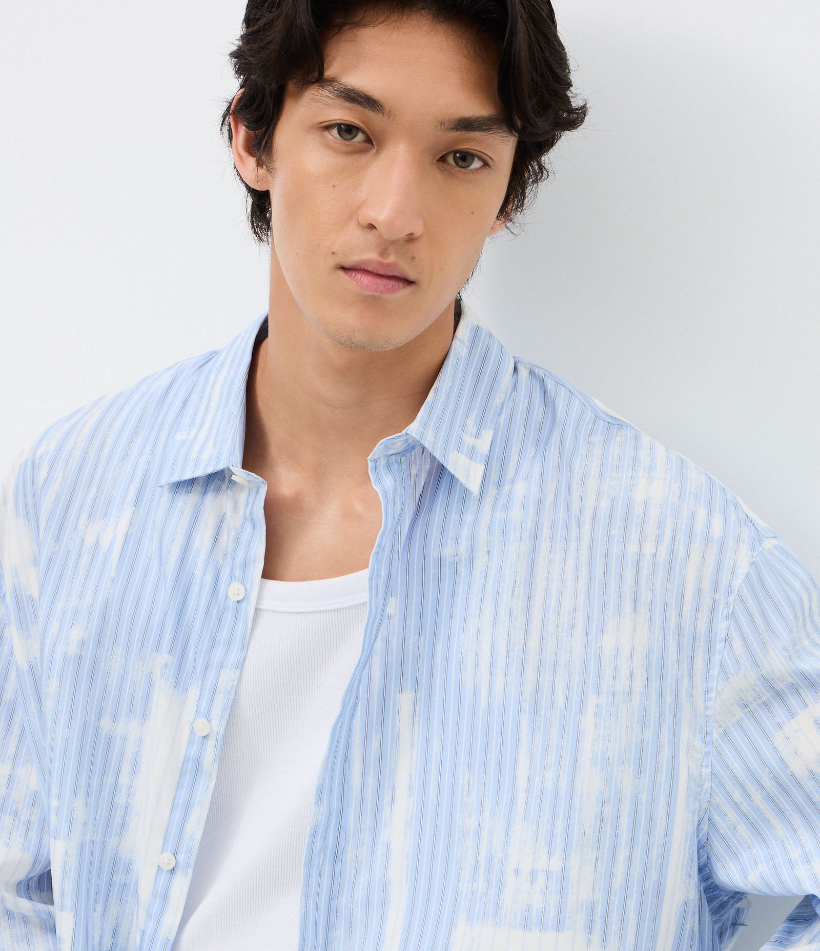 Camisa Manga Longa Alfaiatada Listrada com Efeito Pincelada Azul 4