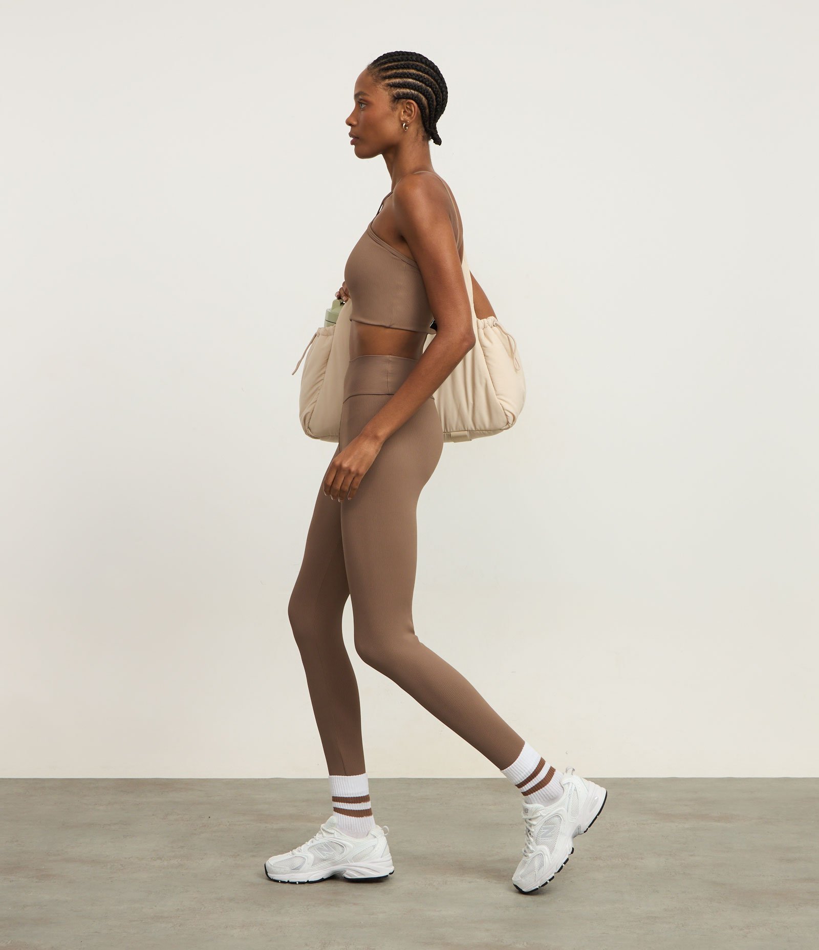 Calça Legging Canelada em Microfibra Marrom 1