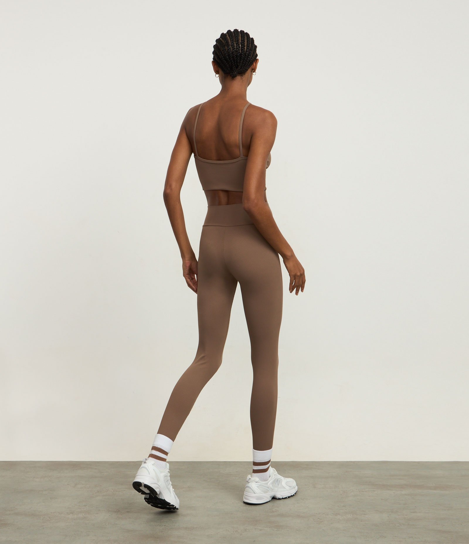 Calça Legging Canelada em Microfibra Marrom 2