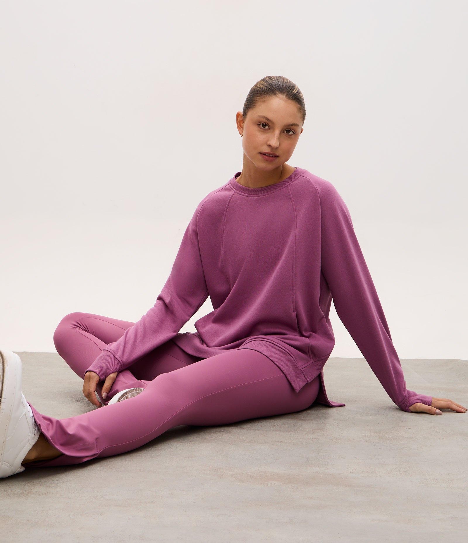 Casaco Fechado Oversized Esportivo em Algodão com Fenda Lateral Roxo 2