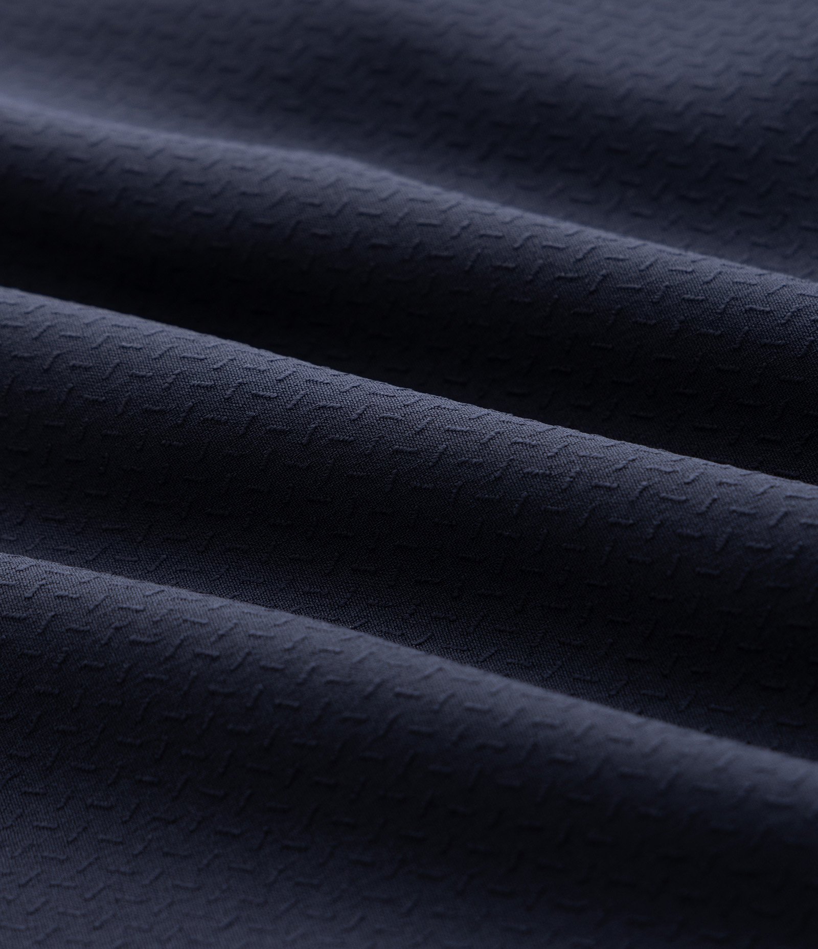 Bermuda Tecnológica Lisa com Textura Azul 3