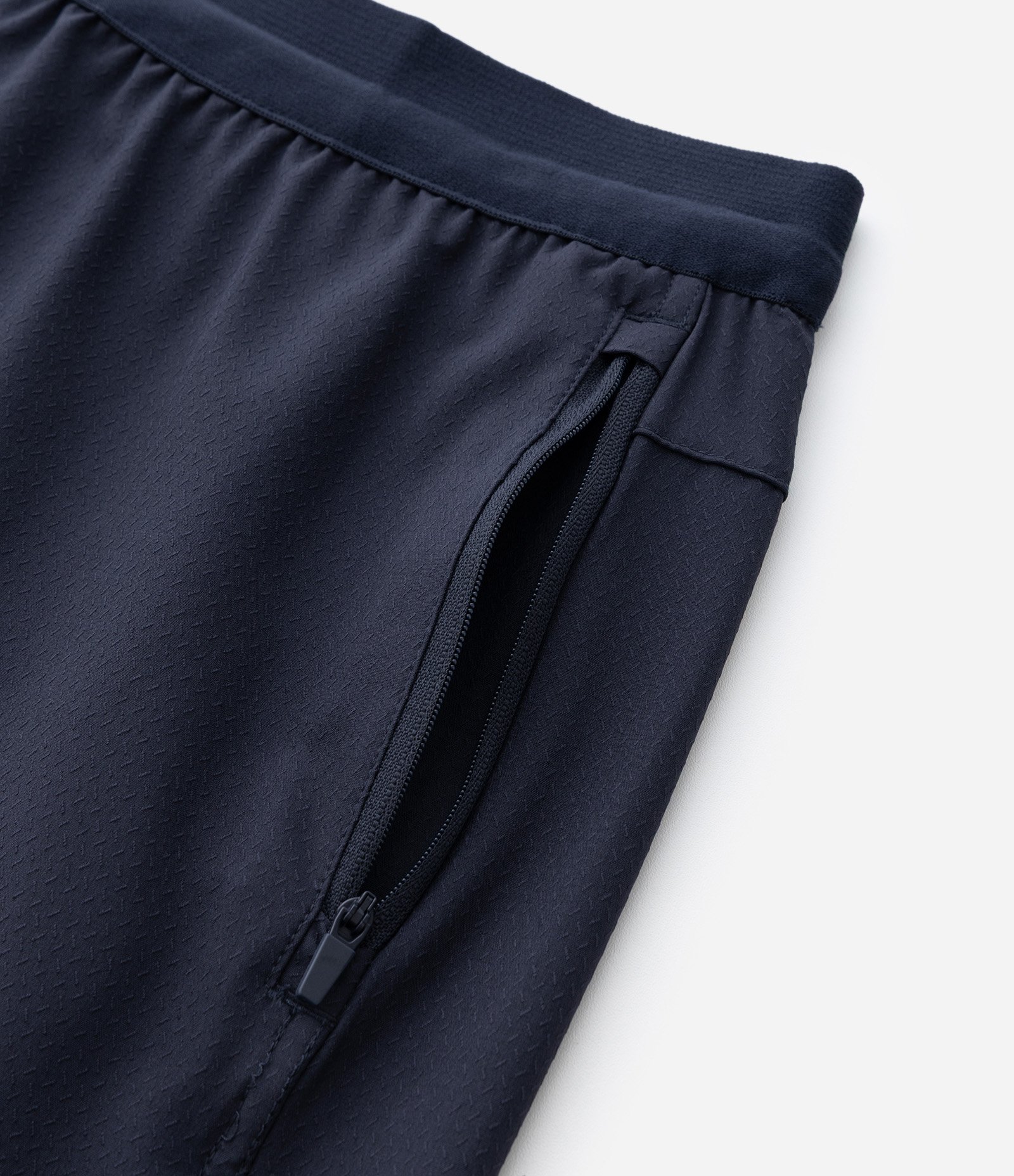 Bermuda Tecnológica Lisa com Textura Azul 4