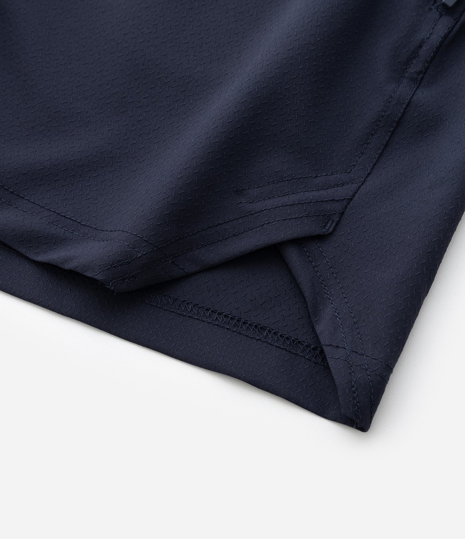 Bermuda Tecnológica Lisa com Textura Azul 5