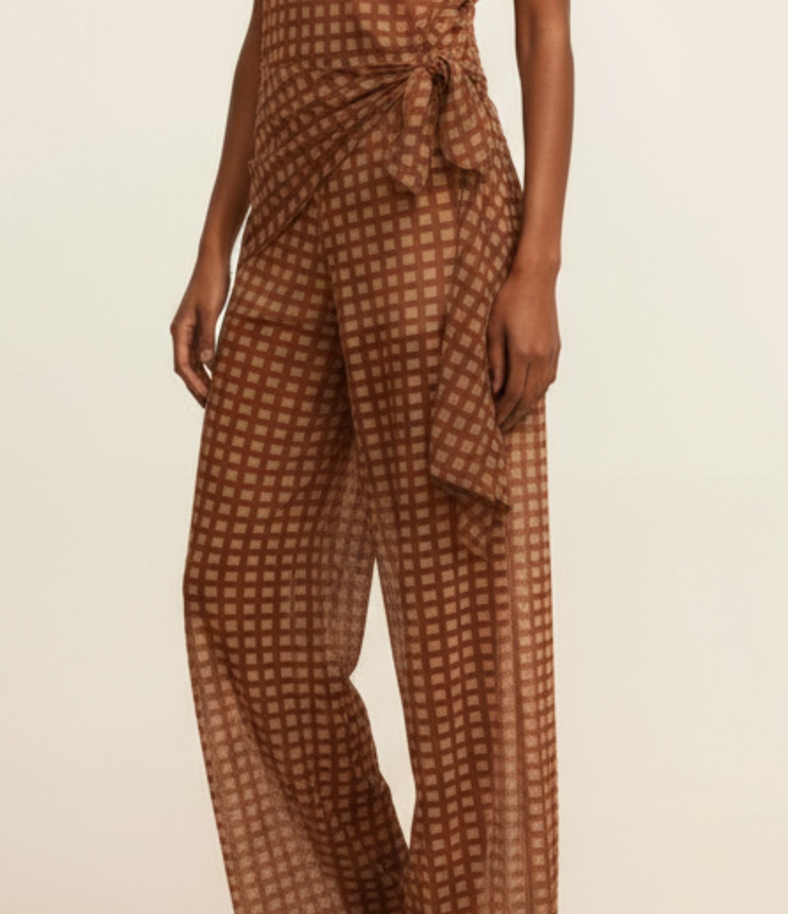 Calça Reta em Tule com Lenço Lateral Marrom 3