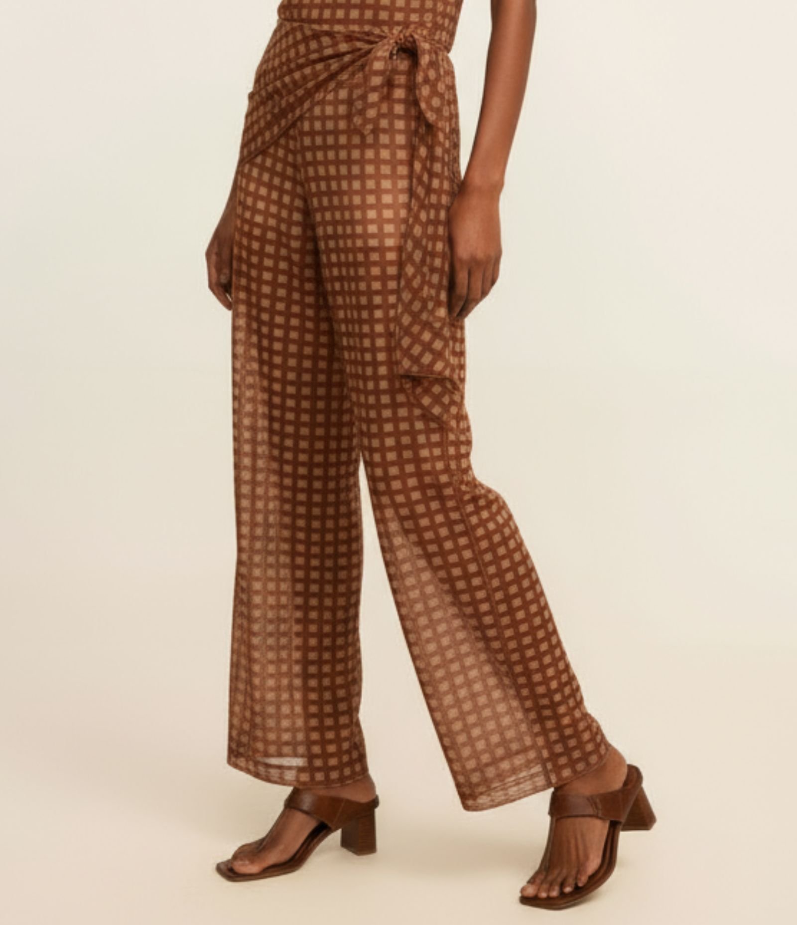 Calça Reta em Tule com Lenço Lateral Marrom 2