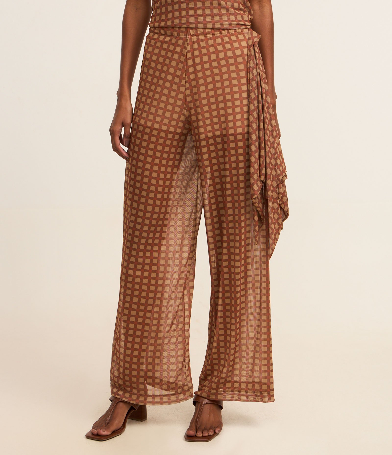 Calça Reta em Tule com Lenço Lateral Marrom 4