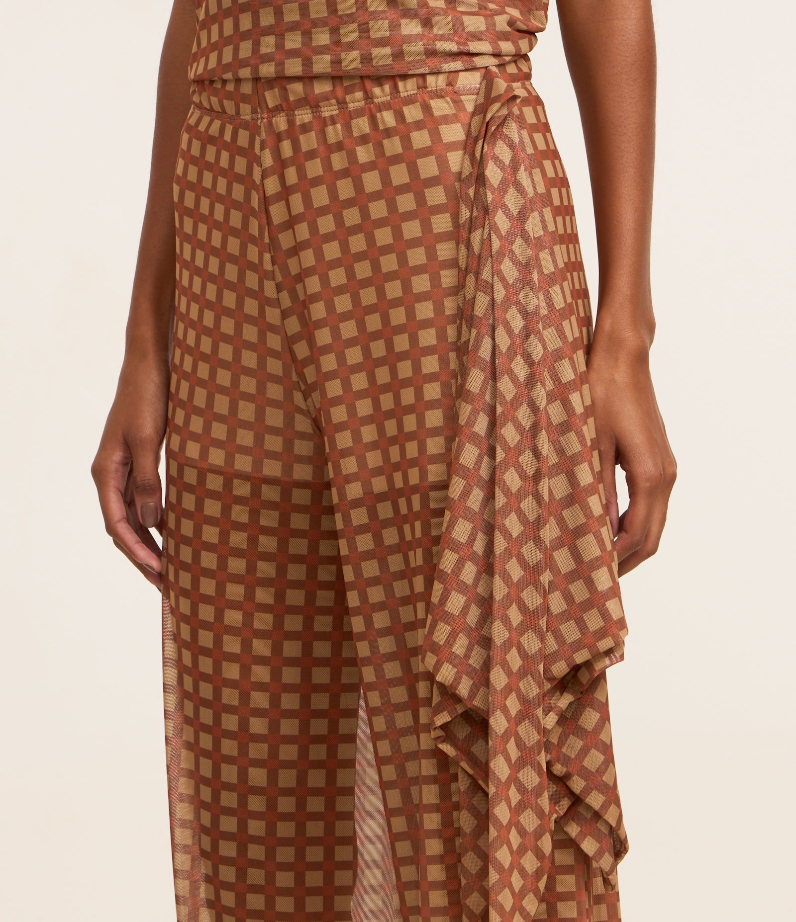 Calça Reta em Tule com Lenço Lateral Marrom 5