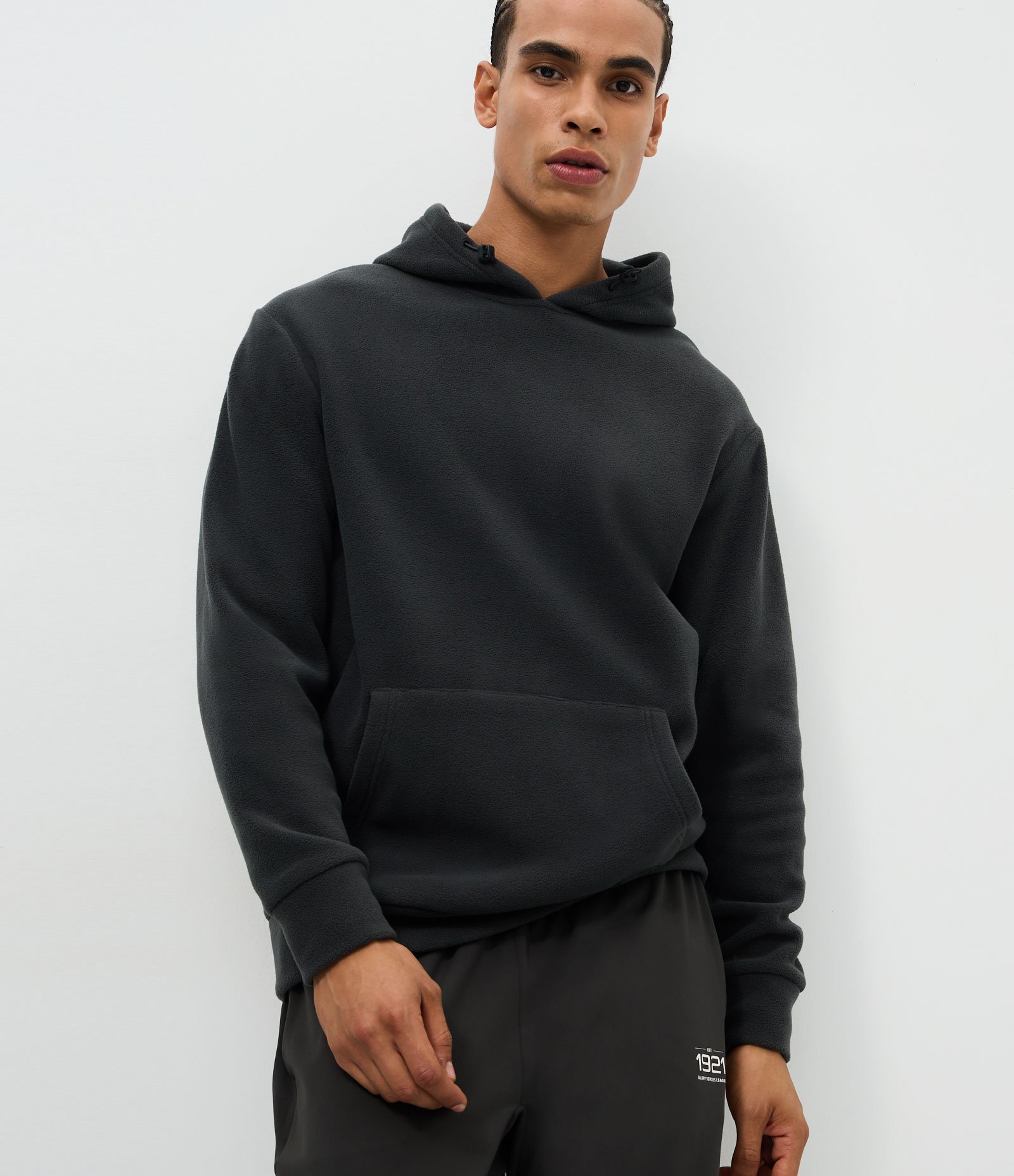 Casaco Esportivo com Capuz em Fleece Cinza 1