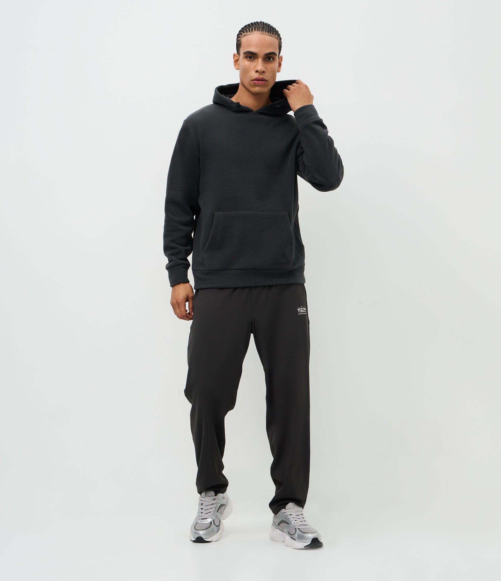 Casaco Esportivo com Capuz em Fleece Cinza 4