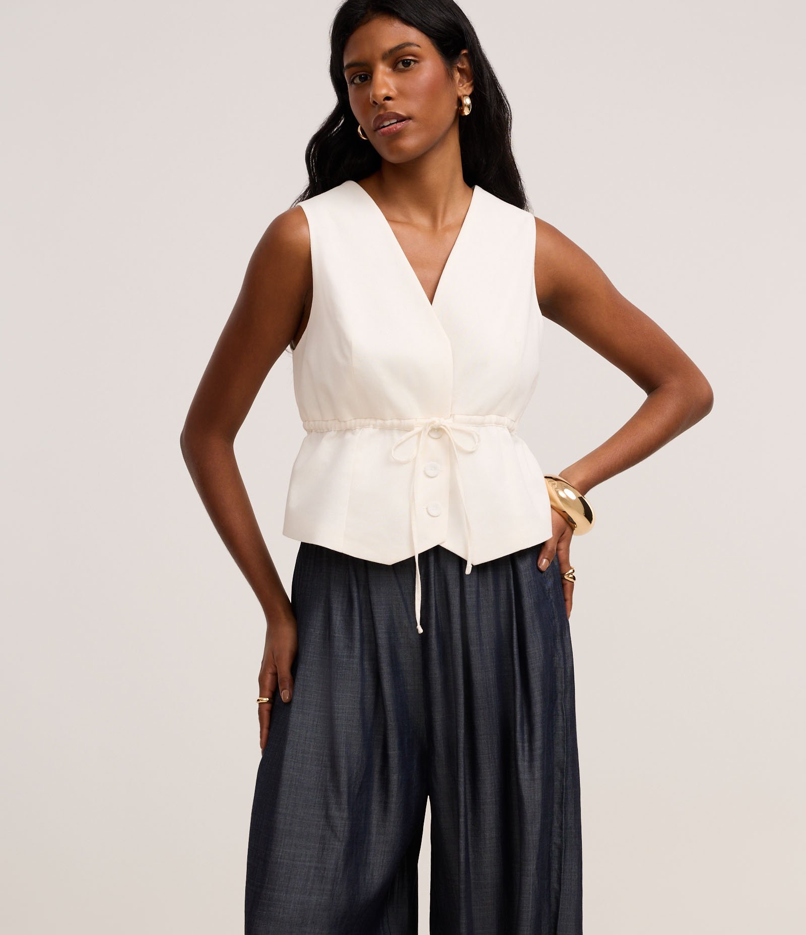 Calça Aladim em Jeans com Elástico no Cós Escuro 2