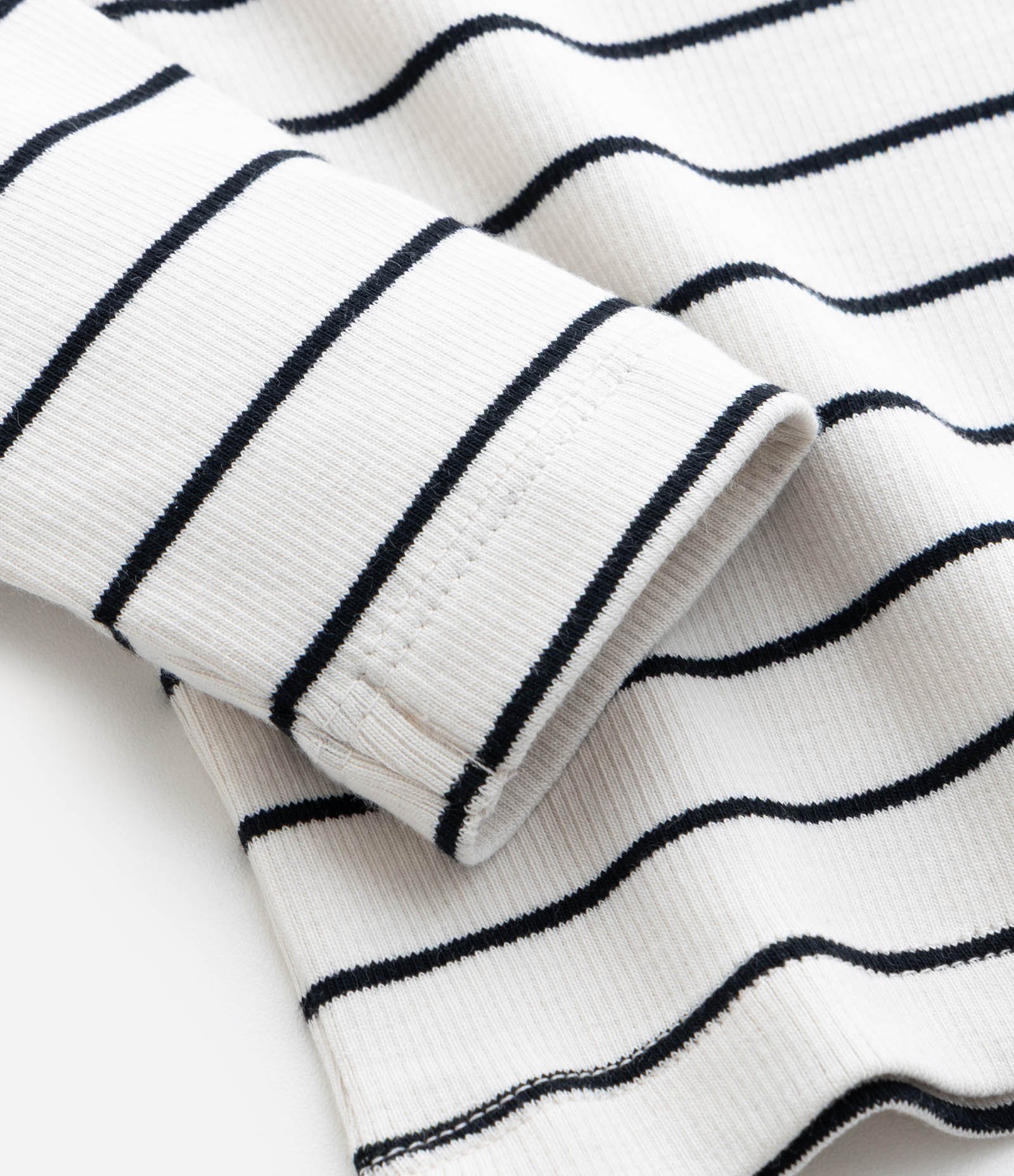 Camiseta Infantil Listrada com Babados – Tam 1 a 6 Anos Branco/Preto 4