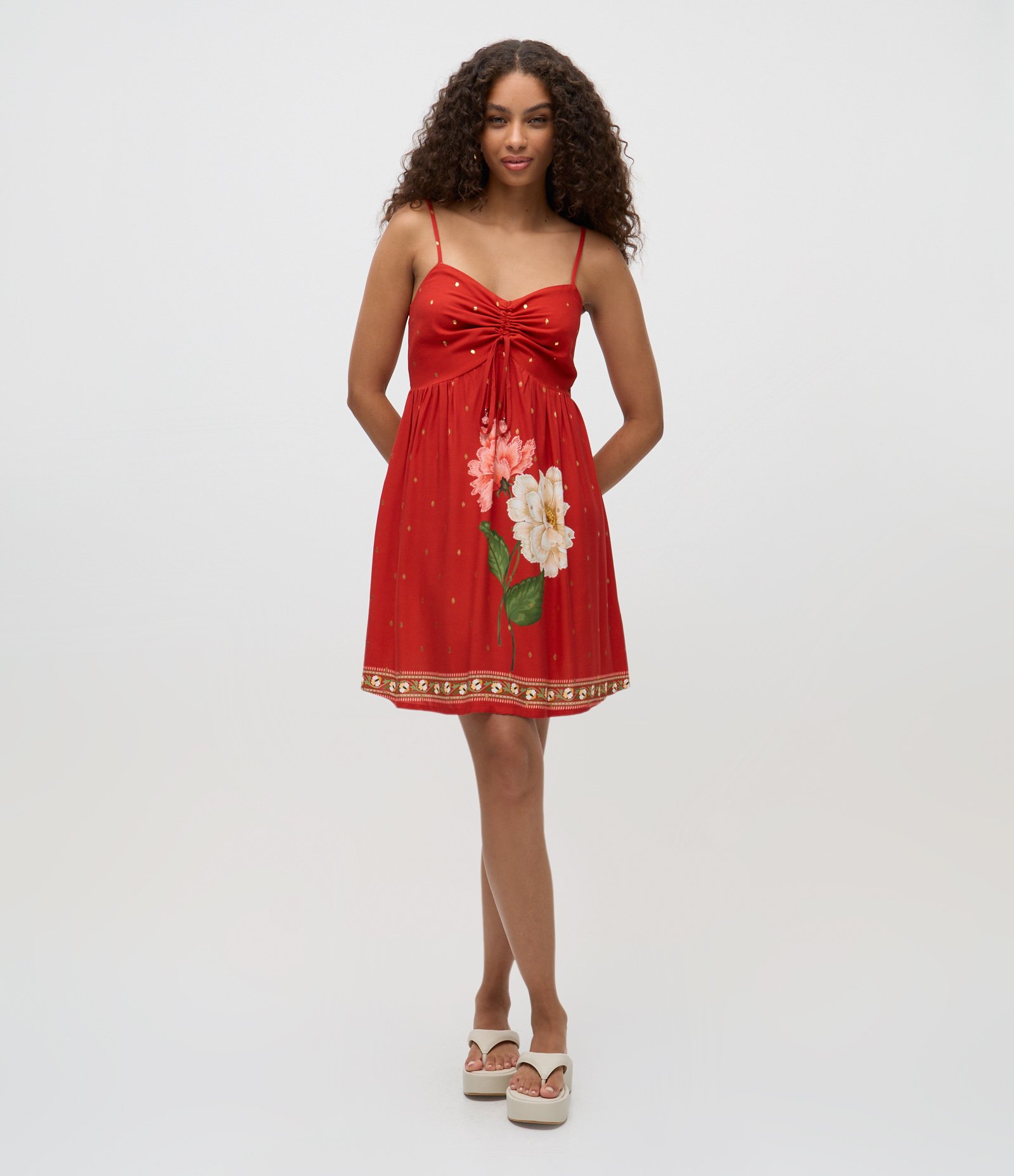 Vestido Curto em Viscose com Estampa Floral e Amarração no Busto Vermelho 2