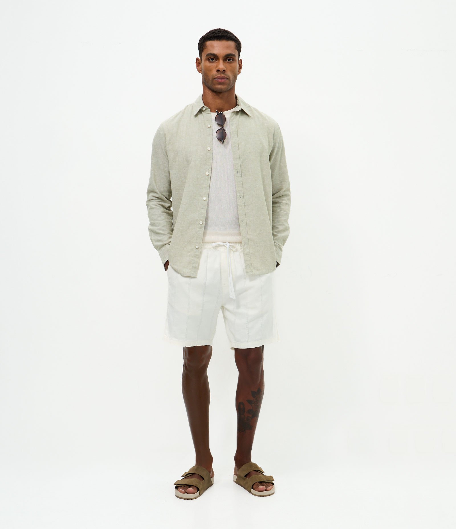 Bermuda Reta Texturizada com Cós Elástico Off White 1