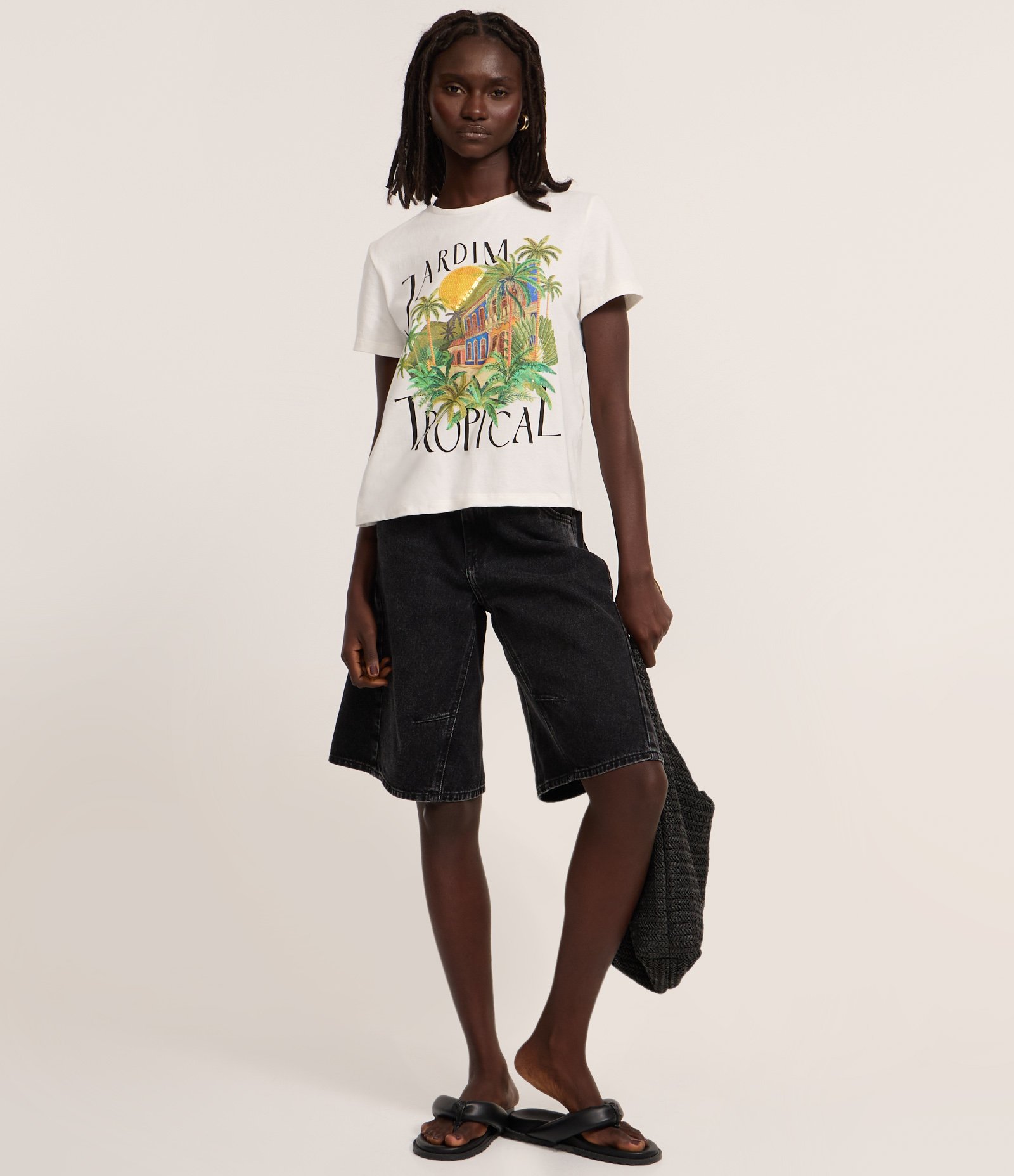 Camiseta em Algodão com Estampa Tropical e Paetês Branco 2