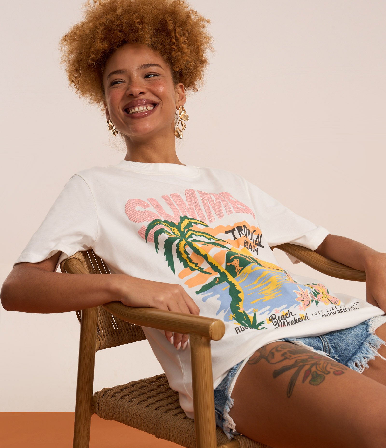 Camiseta T-Shirt alongada em Algodão com Estampa Silk Summer Tropical Branco 4