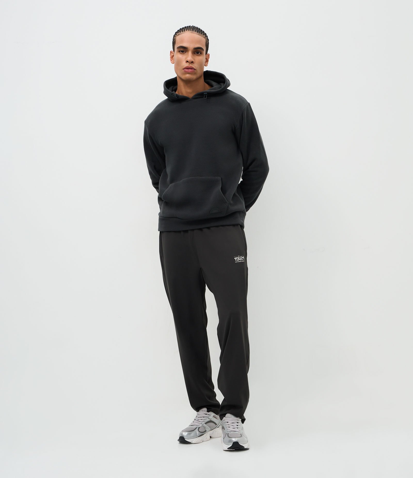 Calça Tecnológica com Lettering Cinza 1