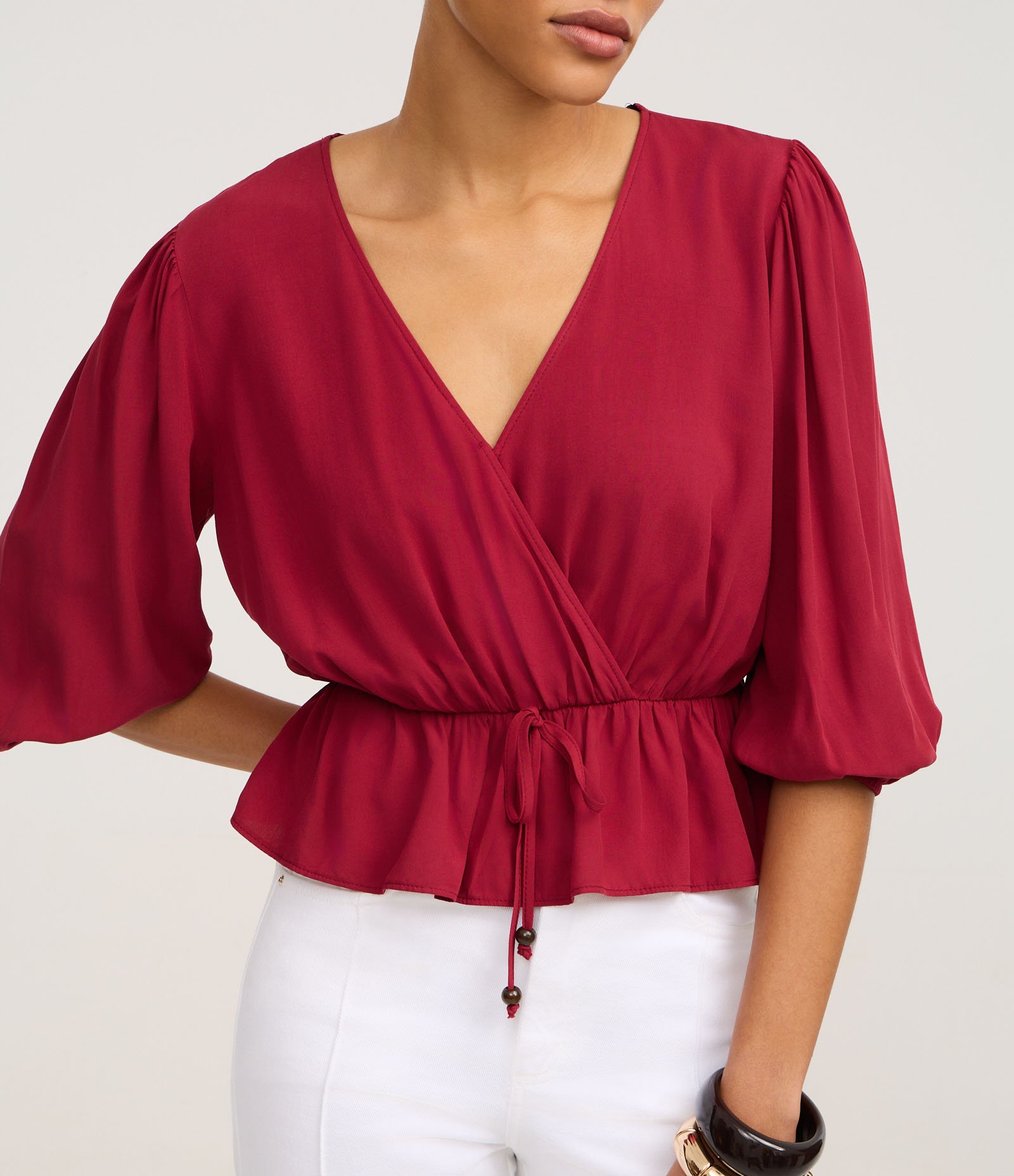 Blusa Peplum em Viscose com Decote V Transpassado Bordô 4