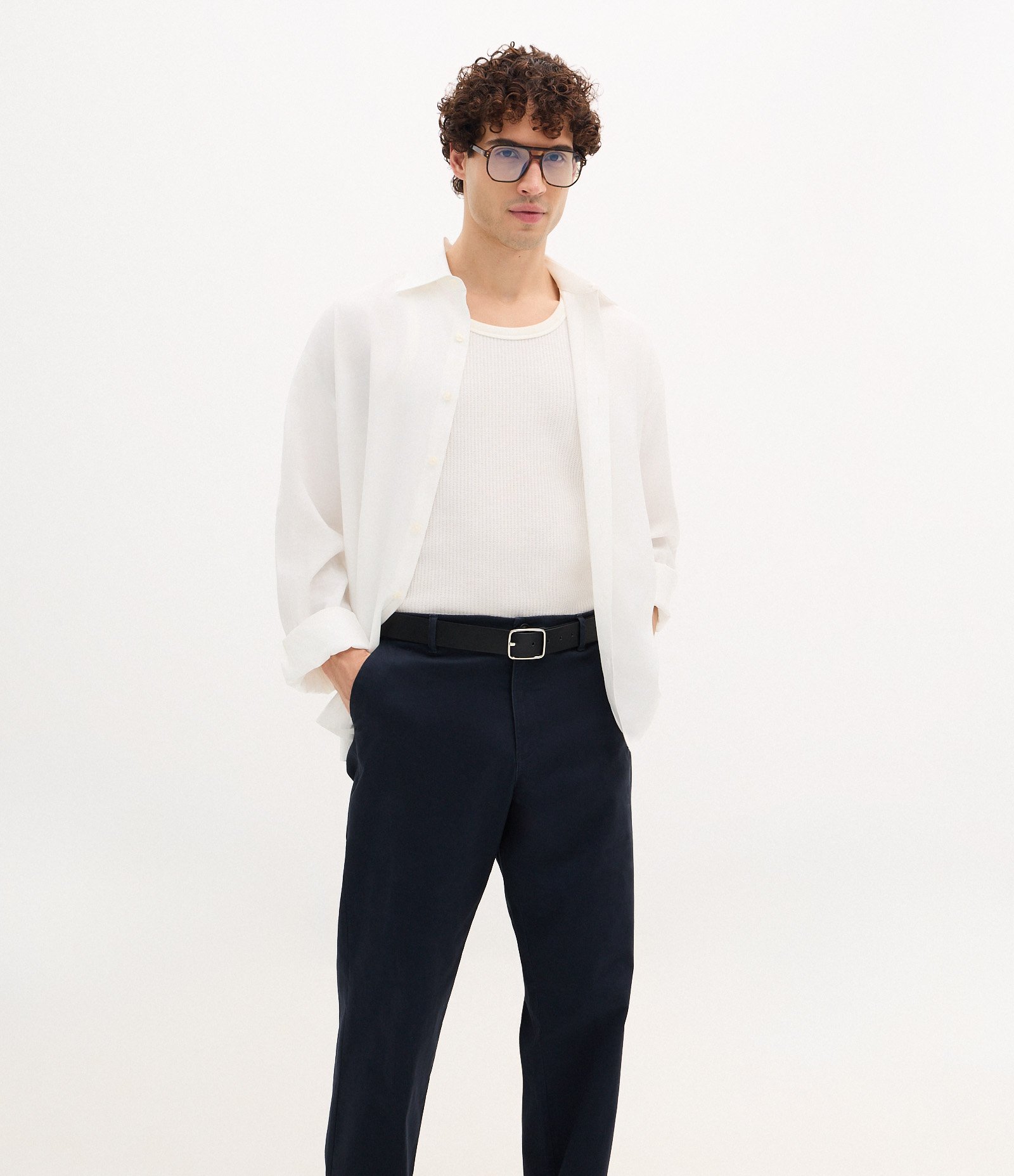 Calça Reta em Sarja Peletizada Azul Escuro 4