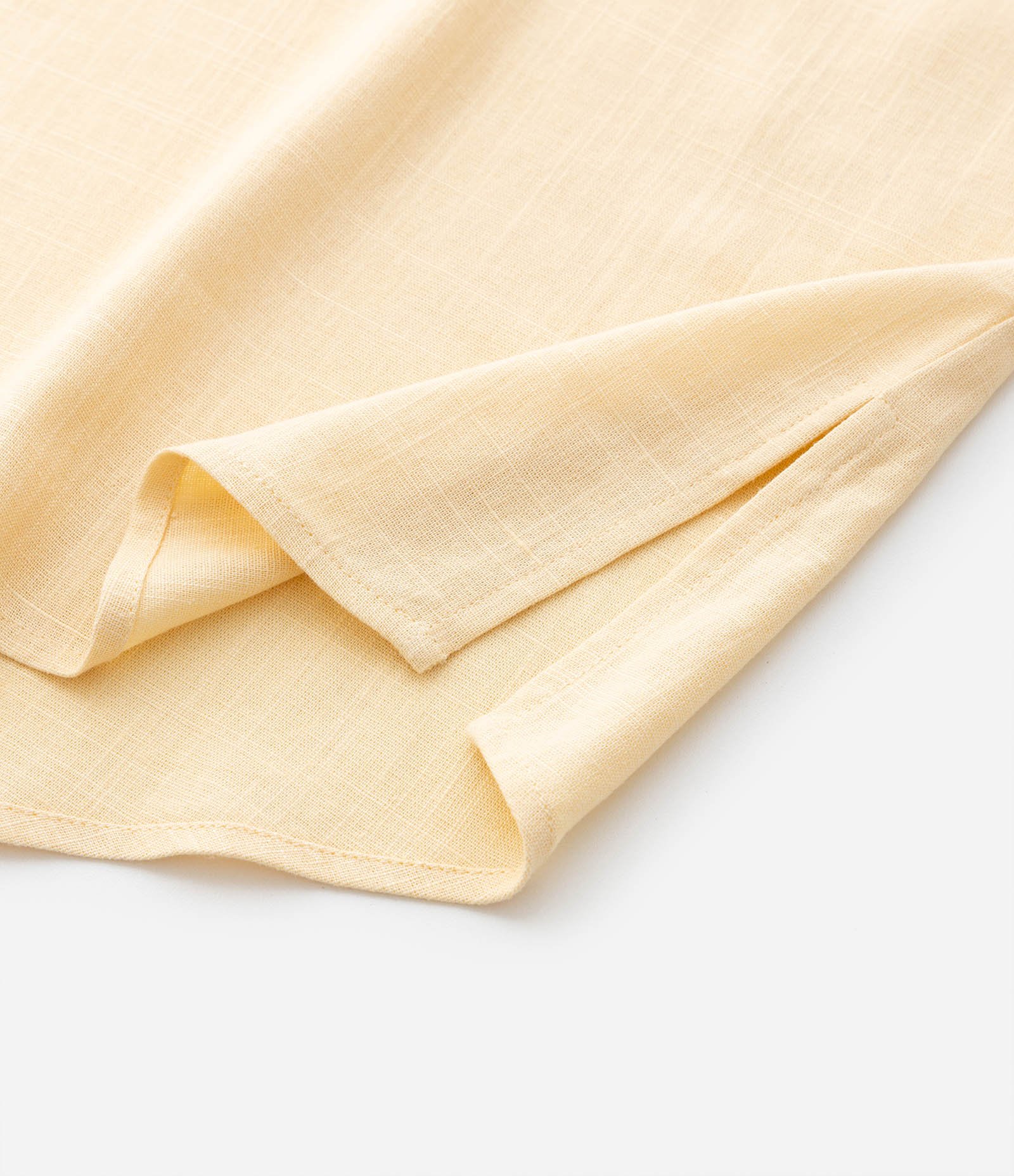 Camisa em Viscose e Linho com Gola Padre Curve & Plus Size Amarelo 8