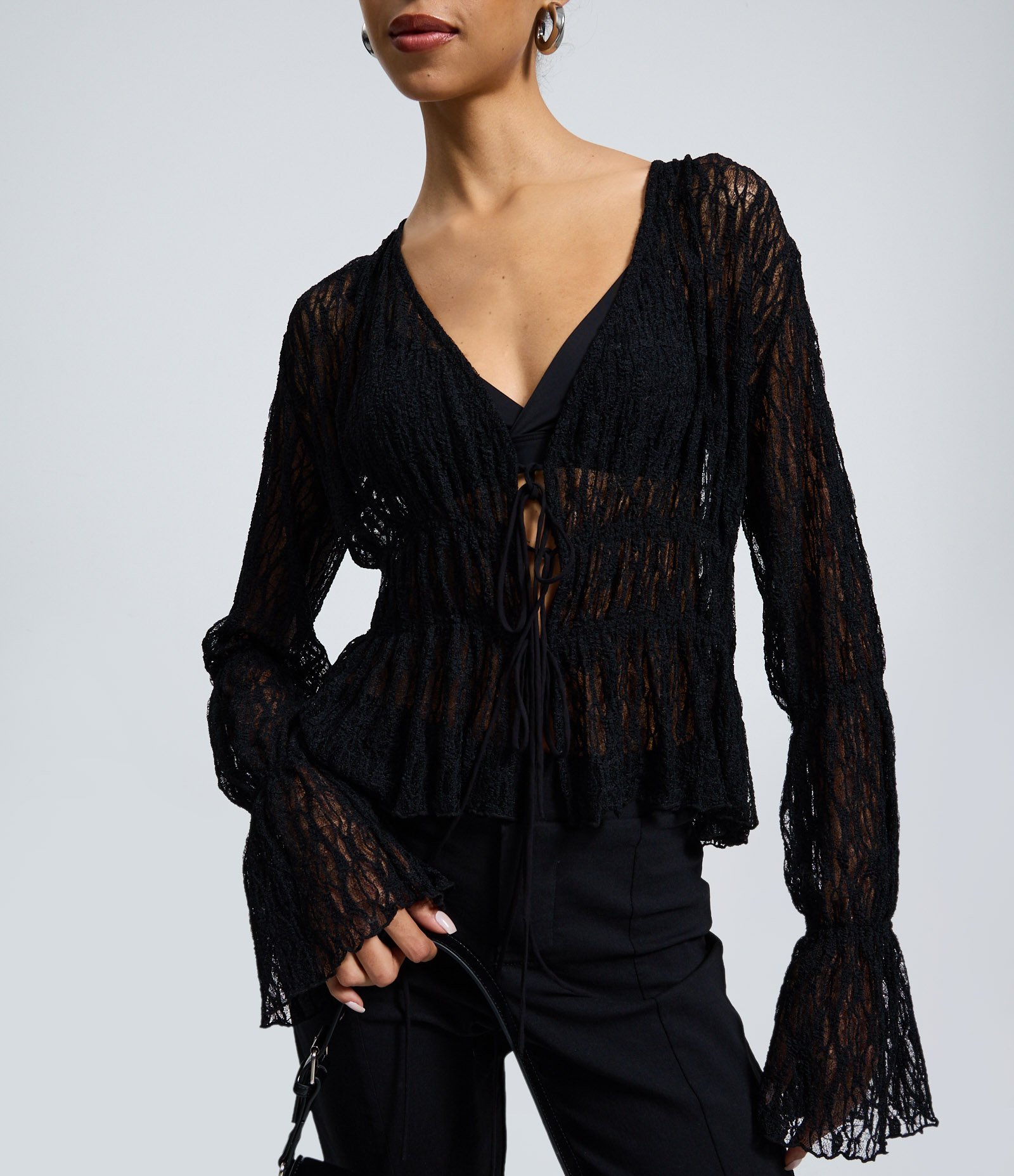 Blusa Renda Texturizada com Lacinhos e Manga Longa Preto 3