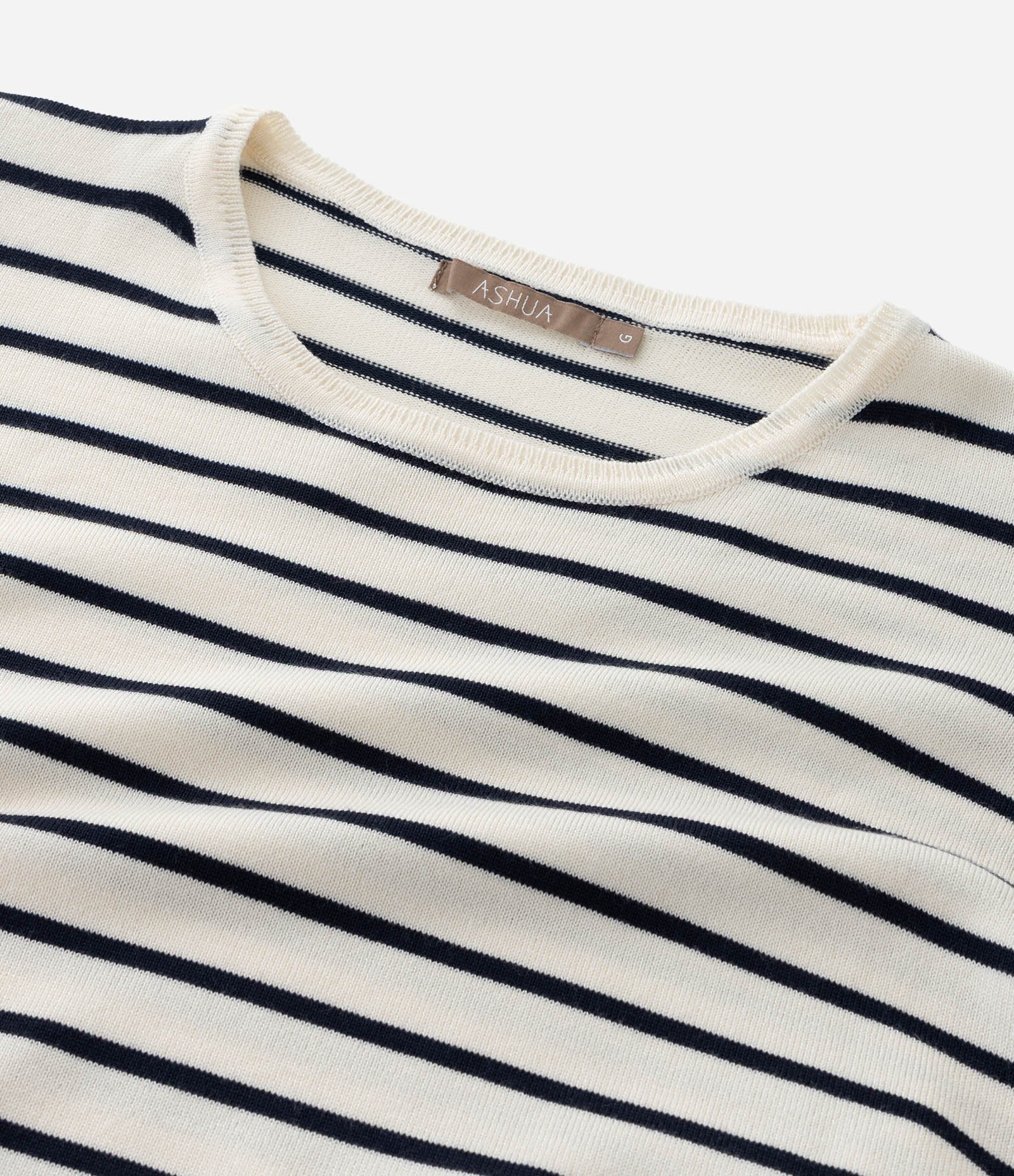 Suéter Regular em Tricô com Listras Curve & Plus Size Bege 5