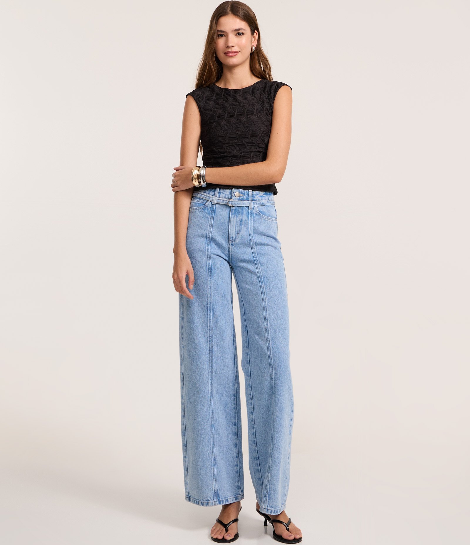 Blusa Texturizada com Abertura nas Costas Preto 2