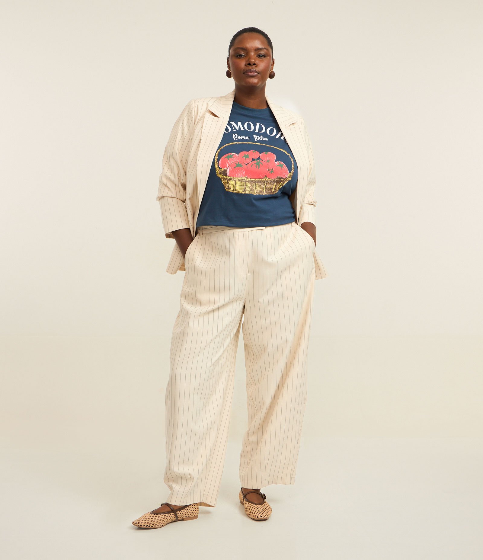 Calça Balloon Alfaiatada com Listras Curve & Plus Size Bege 1