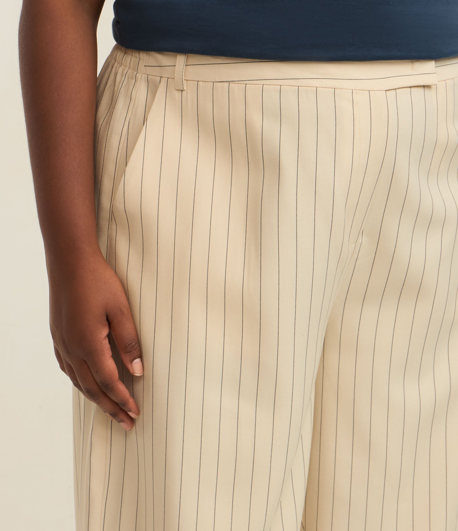 Calça Balloon Alfaiatada com Listras Curve & Plus Size Bege 3