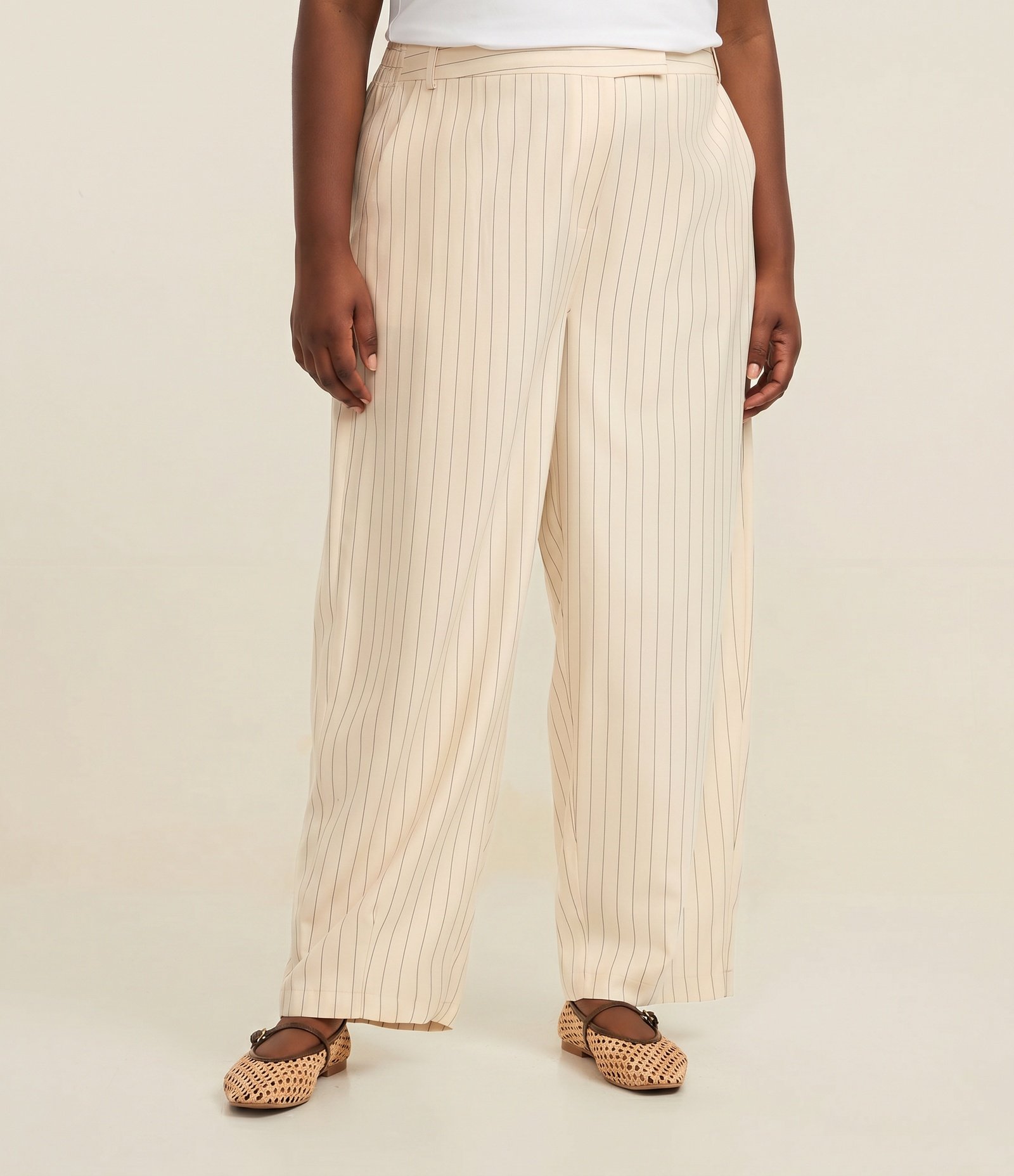 Calça Balloon Alfaiatada com Listras Curve & Plus Size Bege 2