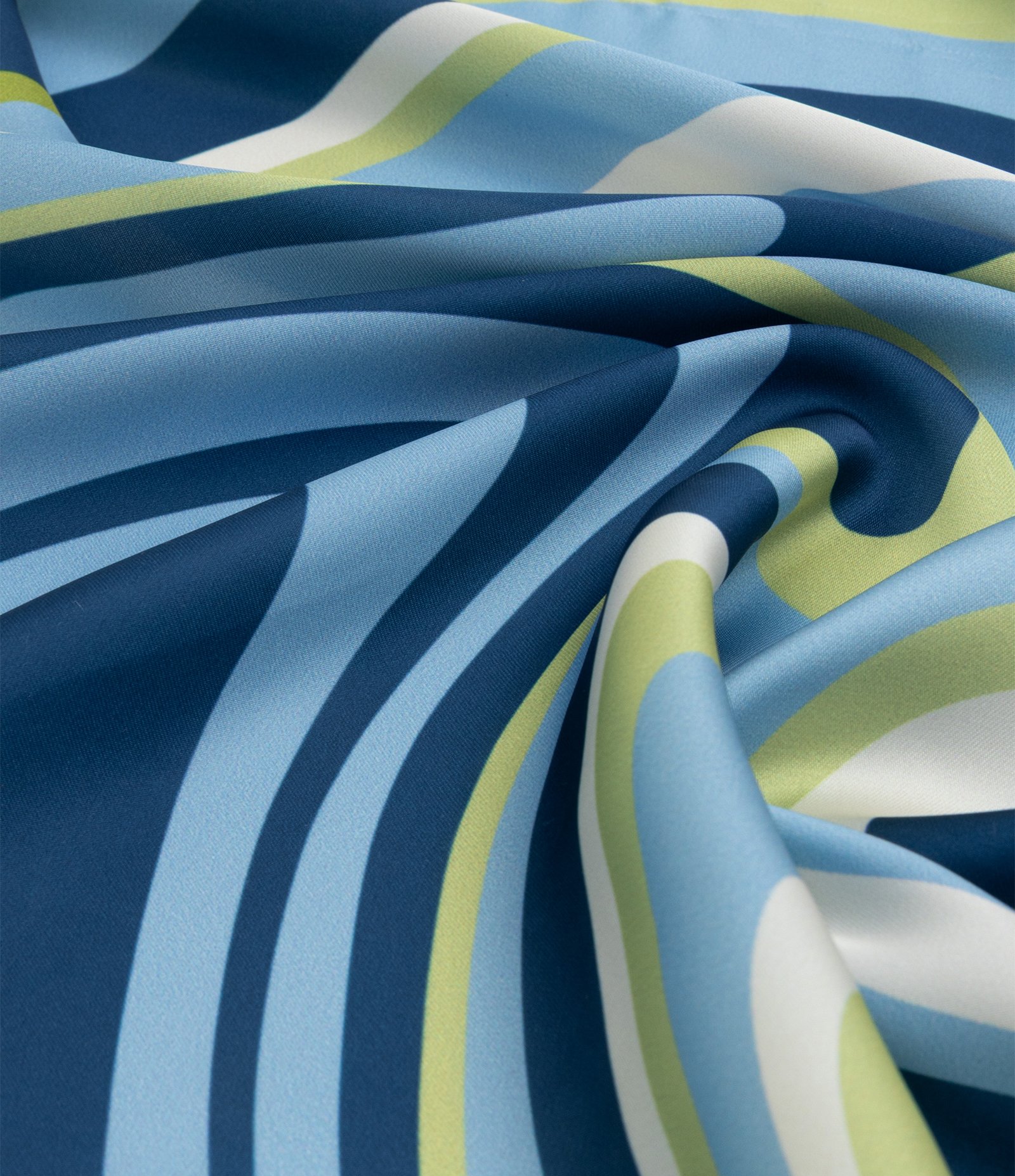 Lenço Quadrado em Cetim com Estampa de Listras Multicores 2