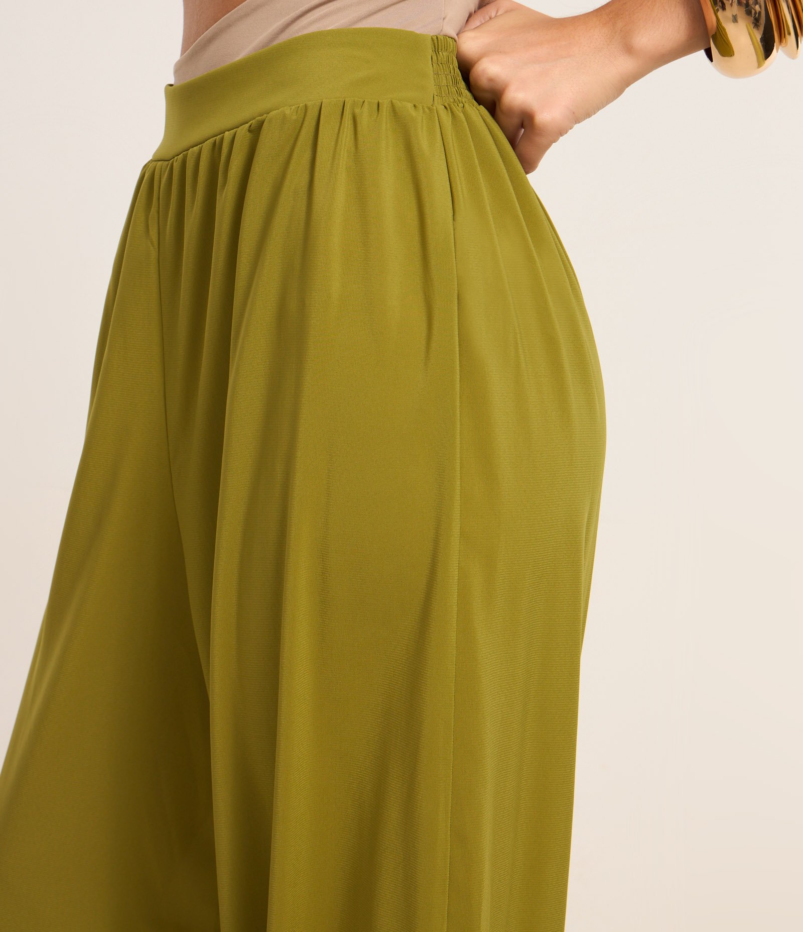 Calça Aladim em Crepe com Pregas e Cós Largo Verde 4