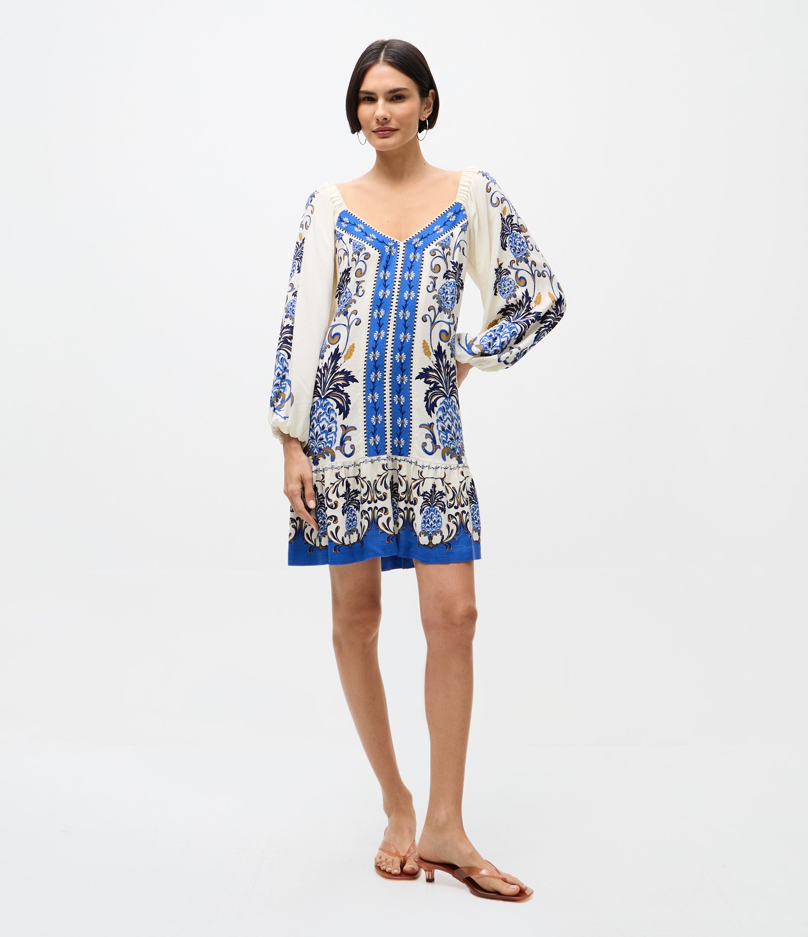 Vestido Curto Floral com Decote V Bege 2