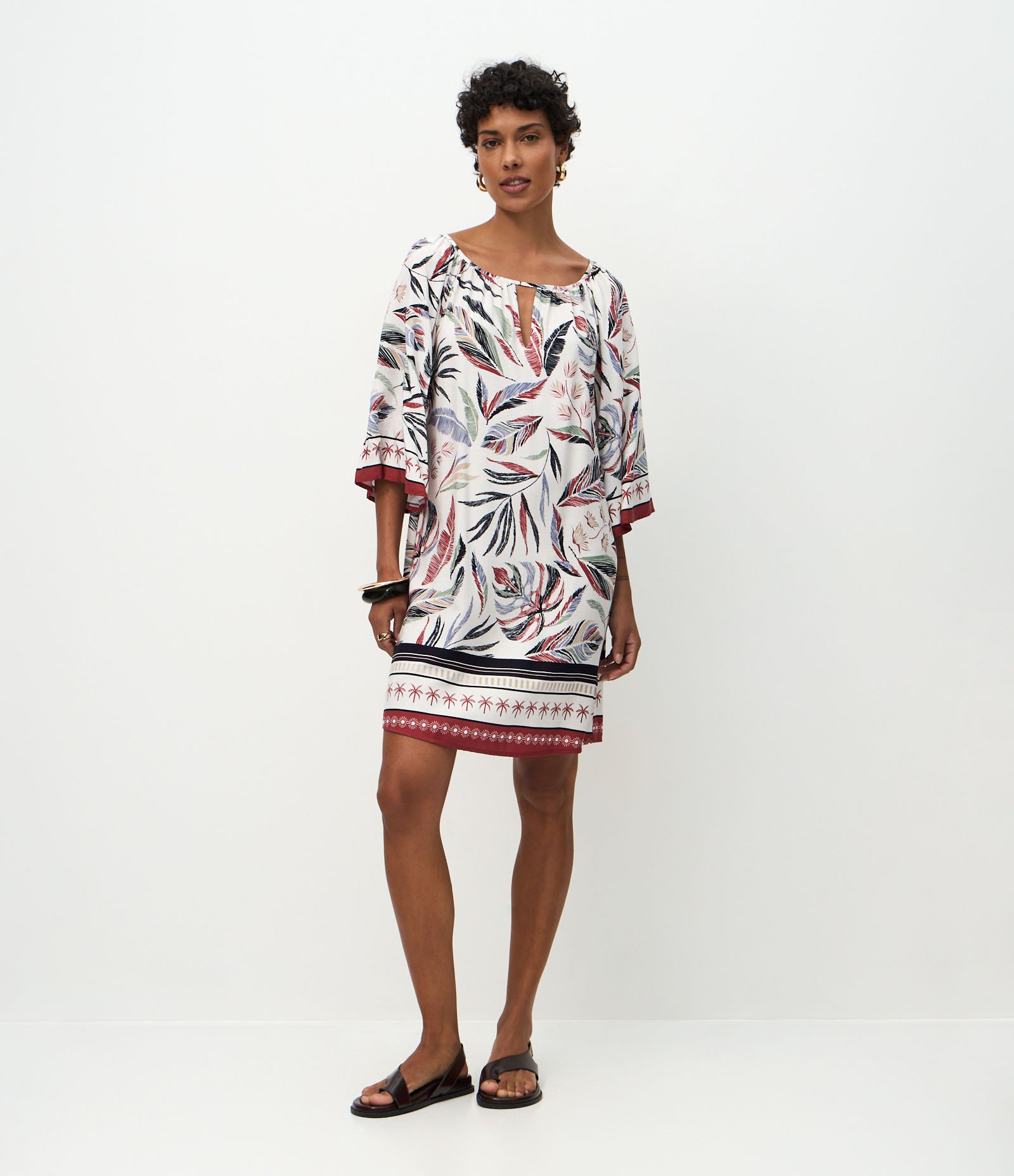 Vestido Curto com Manga Evasê e Estampa Tropical Branco 2
