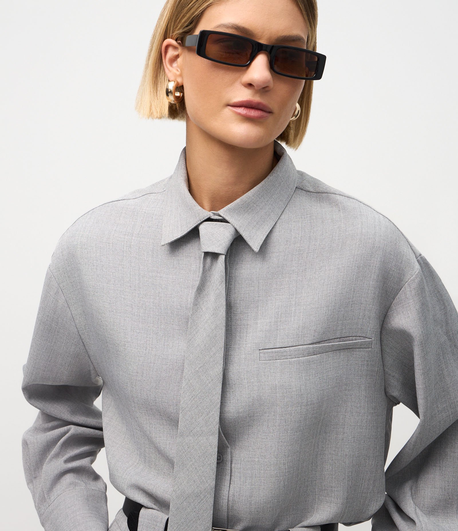 Camisa em Crepe com Manga Longa e Gravata Cinza 3