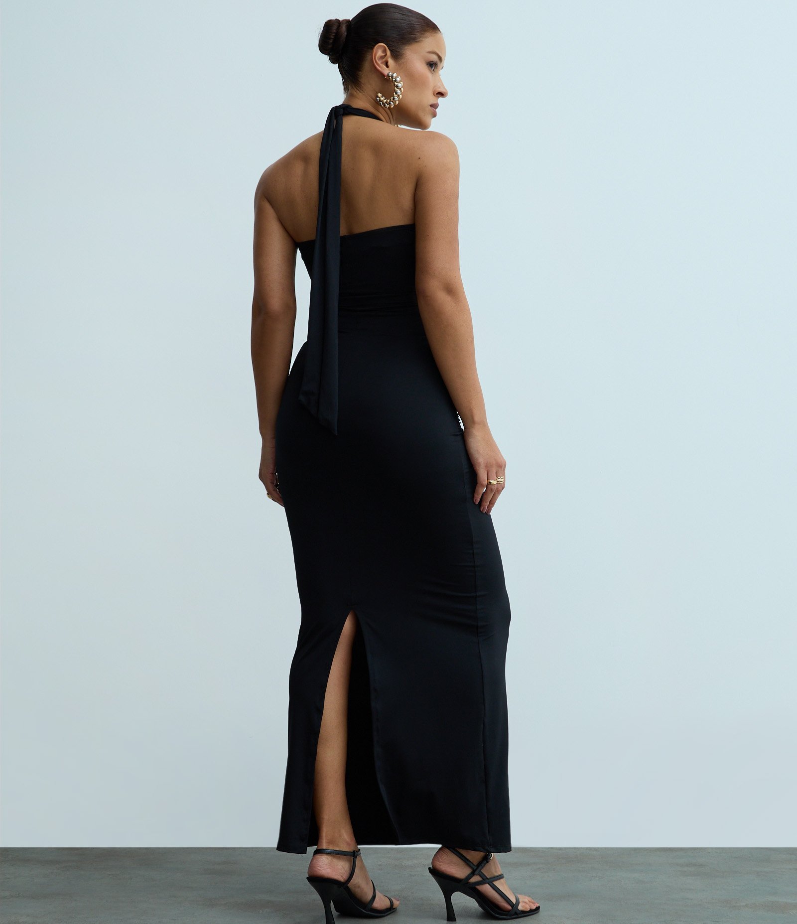 Vestido New Midi em Jersey com Aviamento no Busto Preto 3