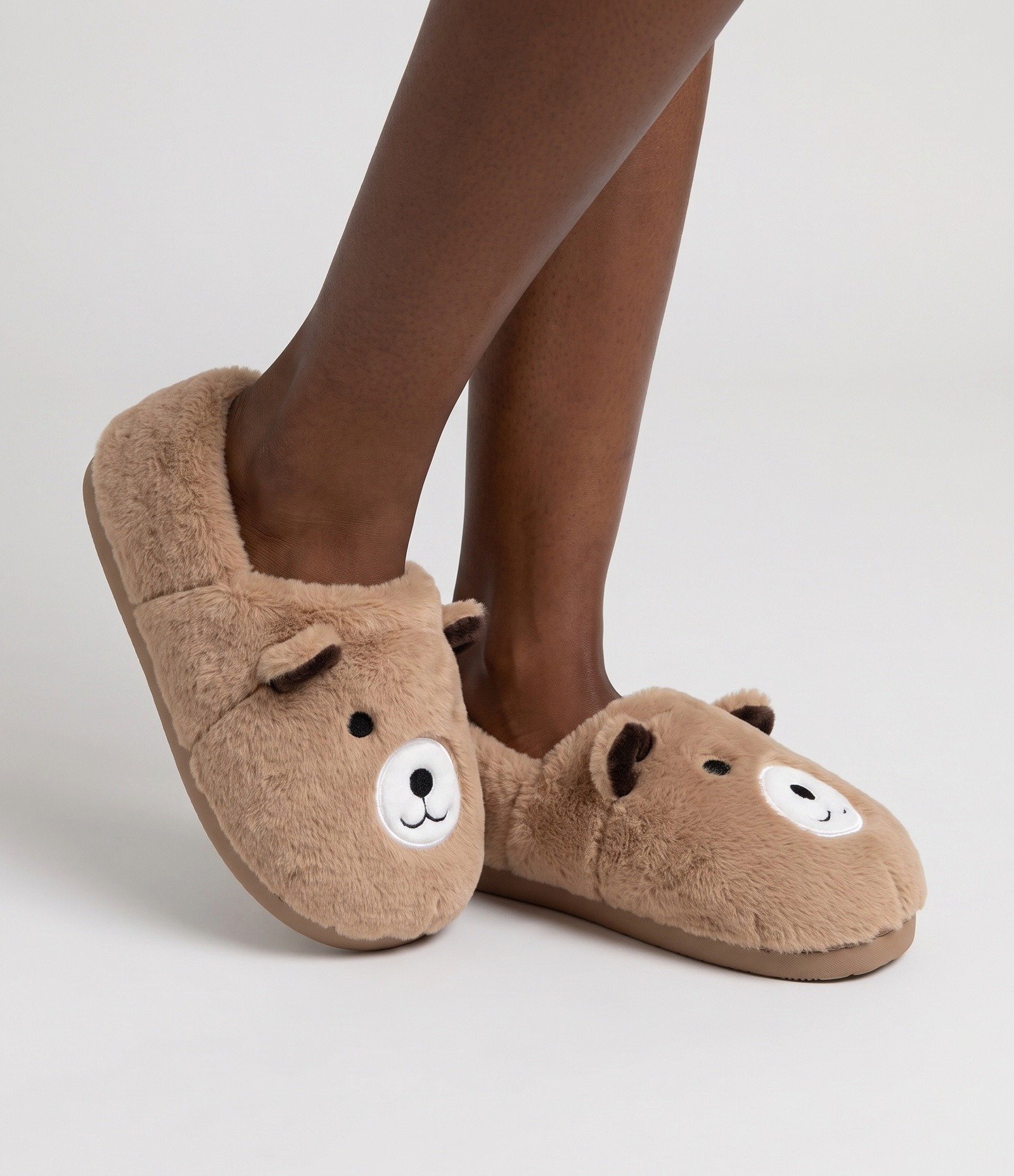 Pantufa Fechada com Estampa de Urso Marrom 1