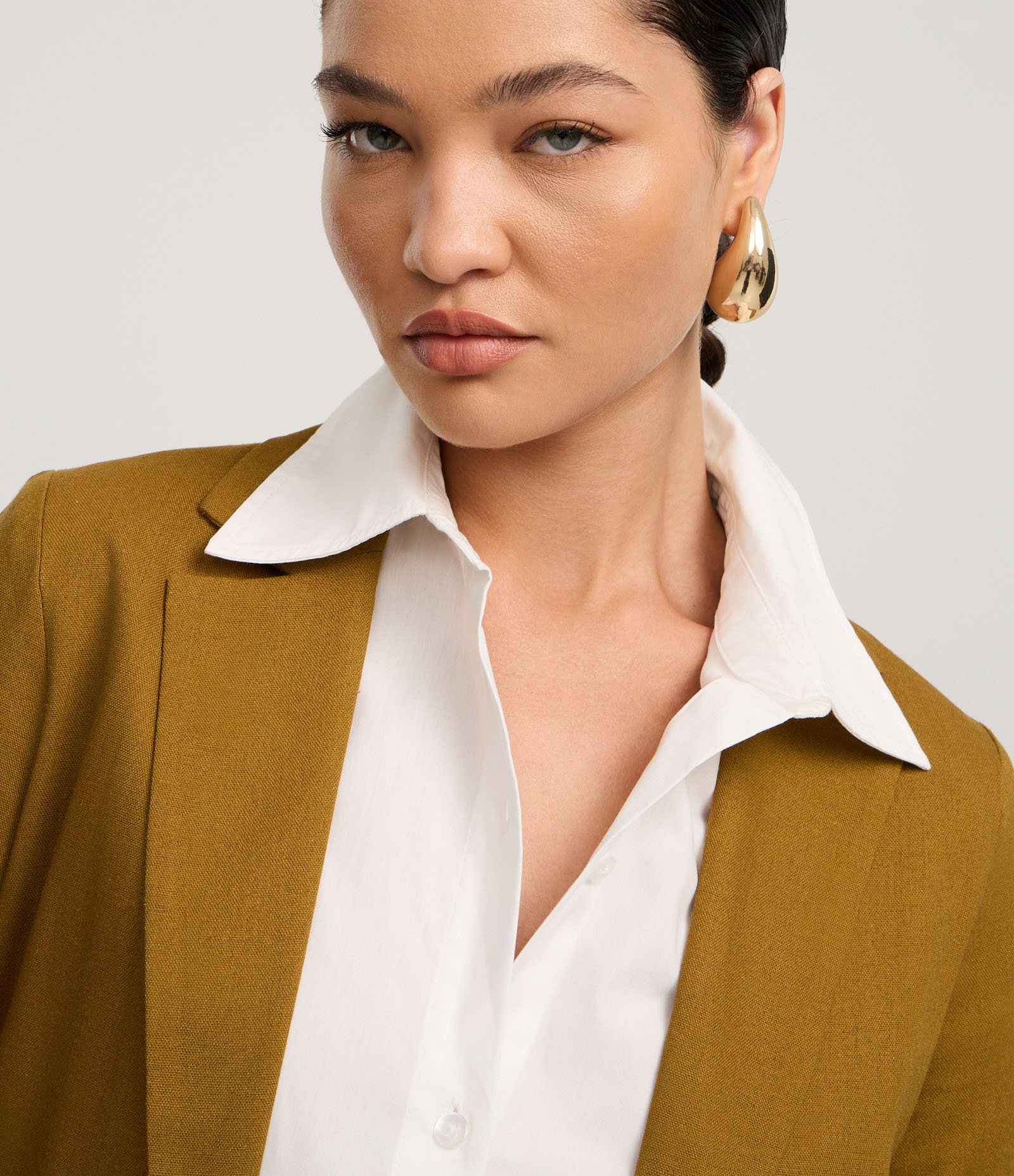 Blazer em Viscolinho com Lapelas e Bolsos Falsos Mostarda 3