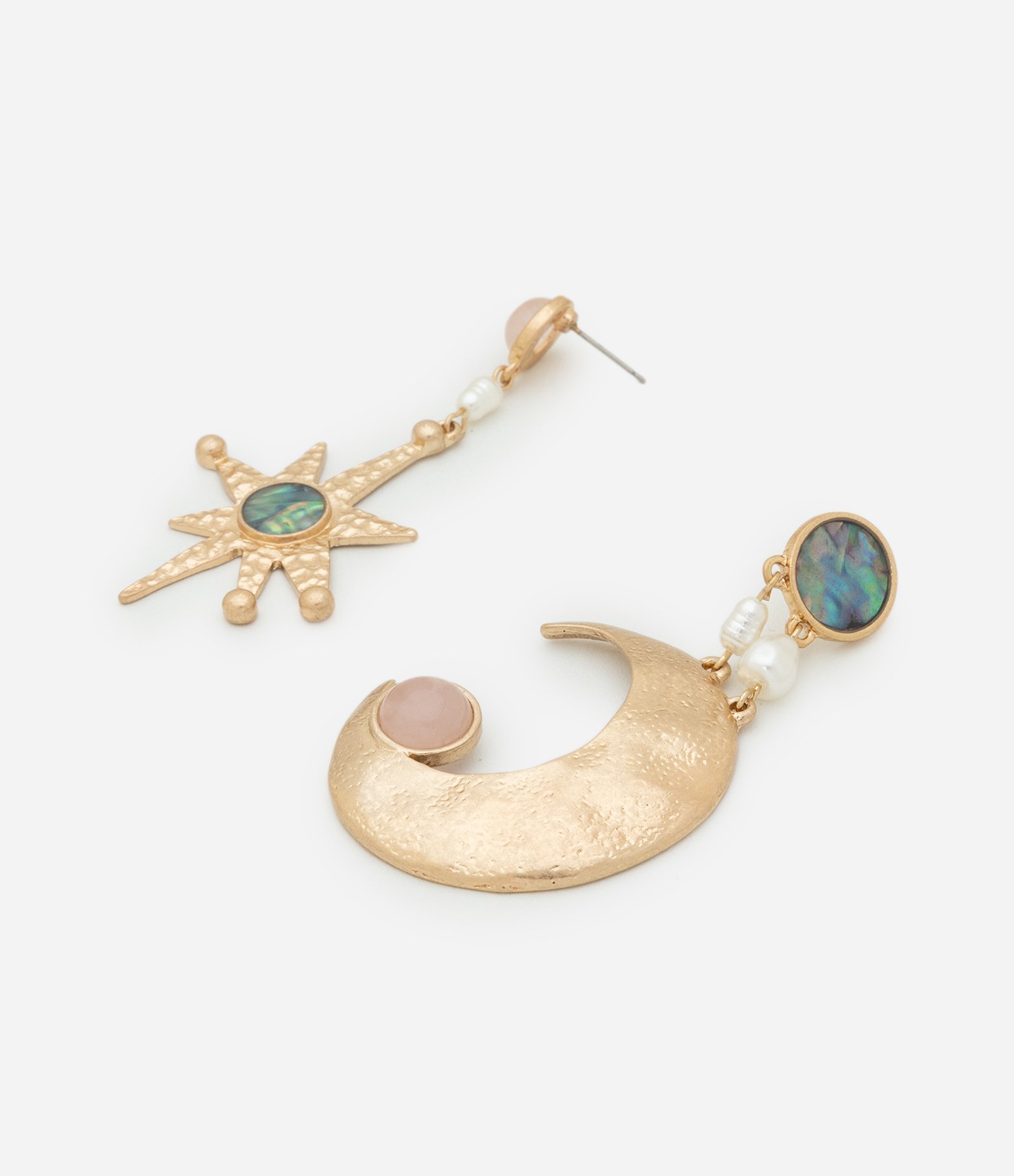 Brinco Médio Assimétrico com Formato de Estrela e Lua Dourado 4