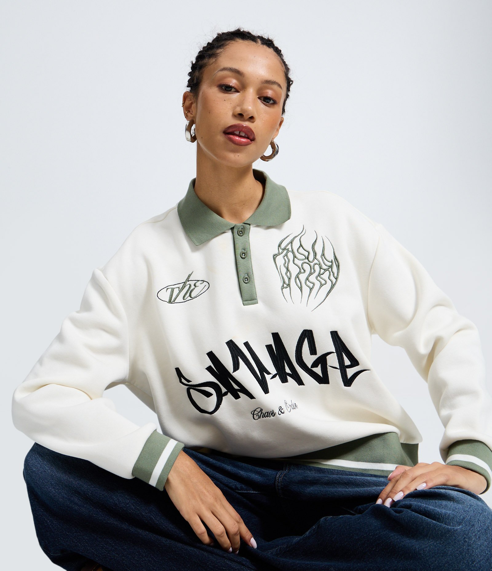 Blusão Moletom College com Lettering Savage e Gola Polo Branco 1