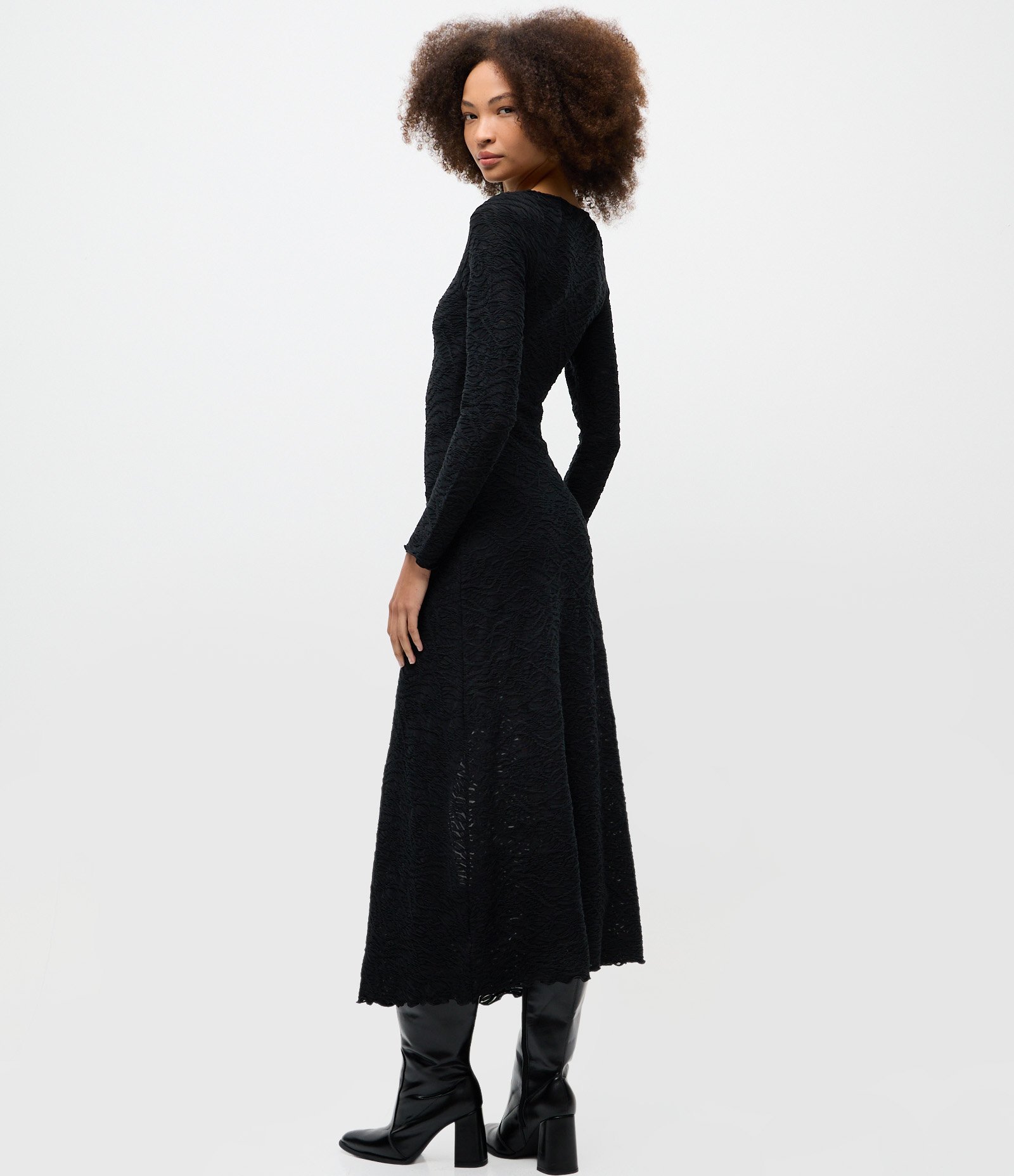 Vestido Longo Evasê Texturizado Preto 4